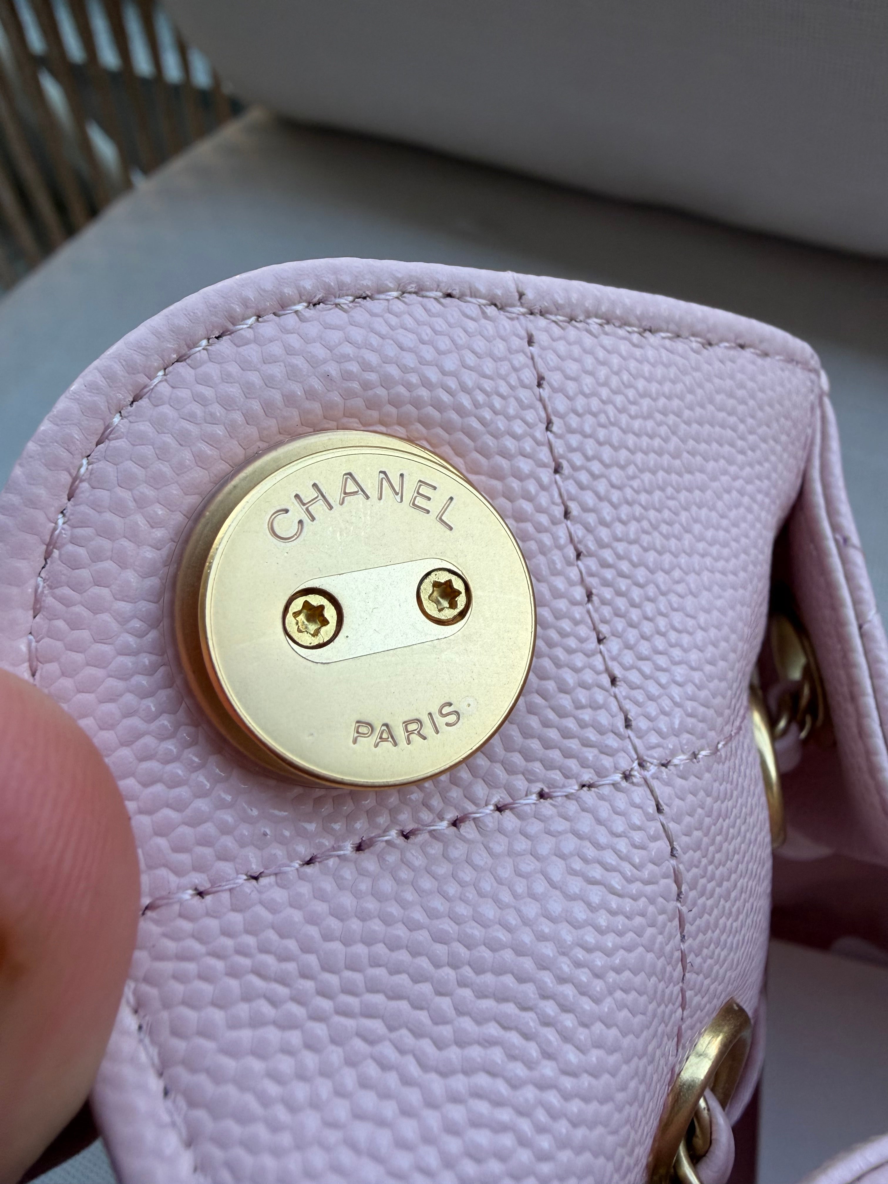 Image of Chanel 25 mini במלאי