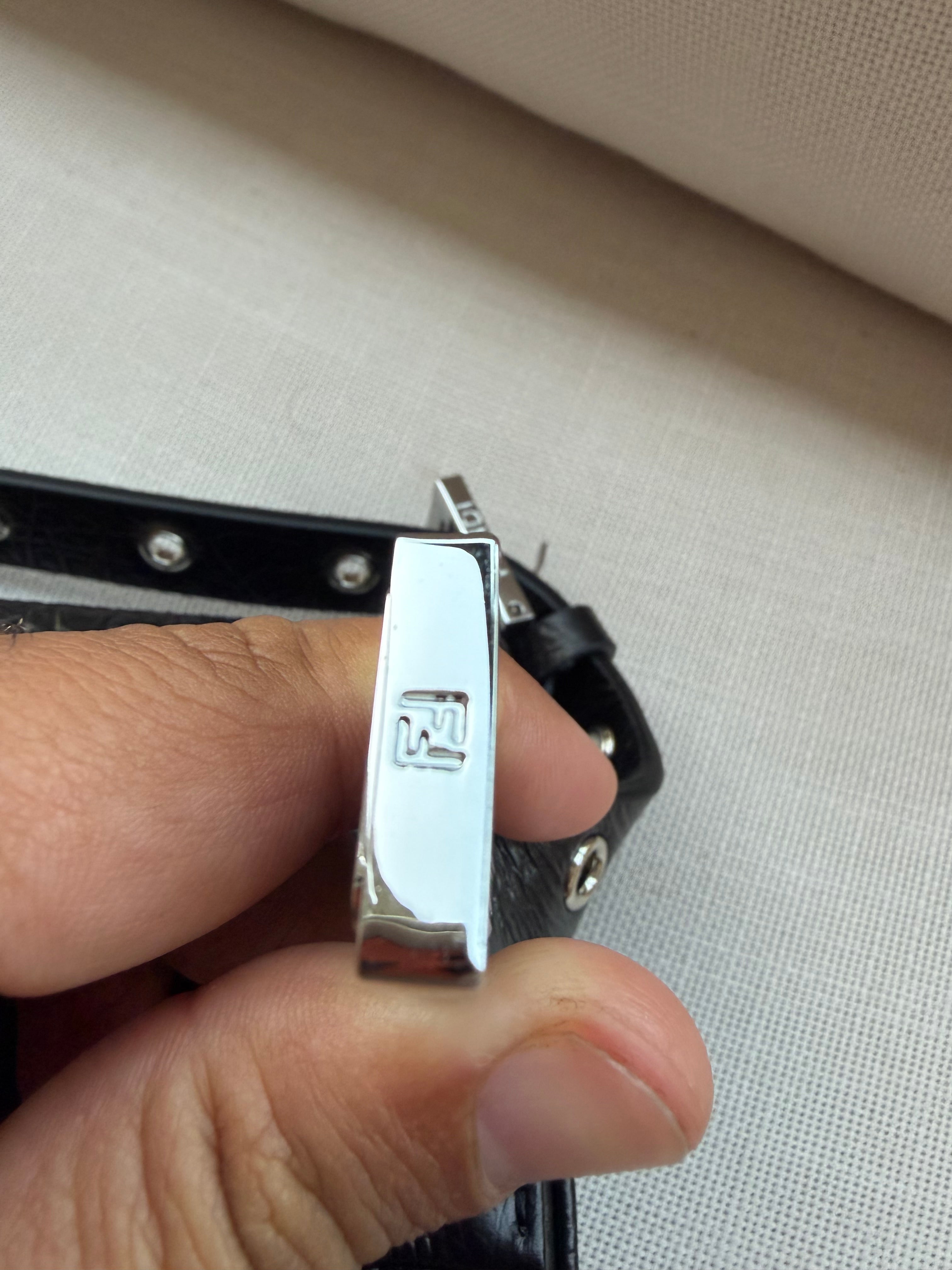 Image of fendi baguette במלאי