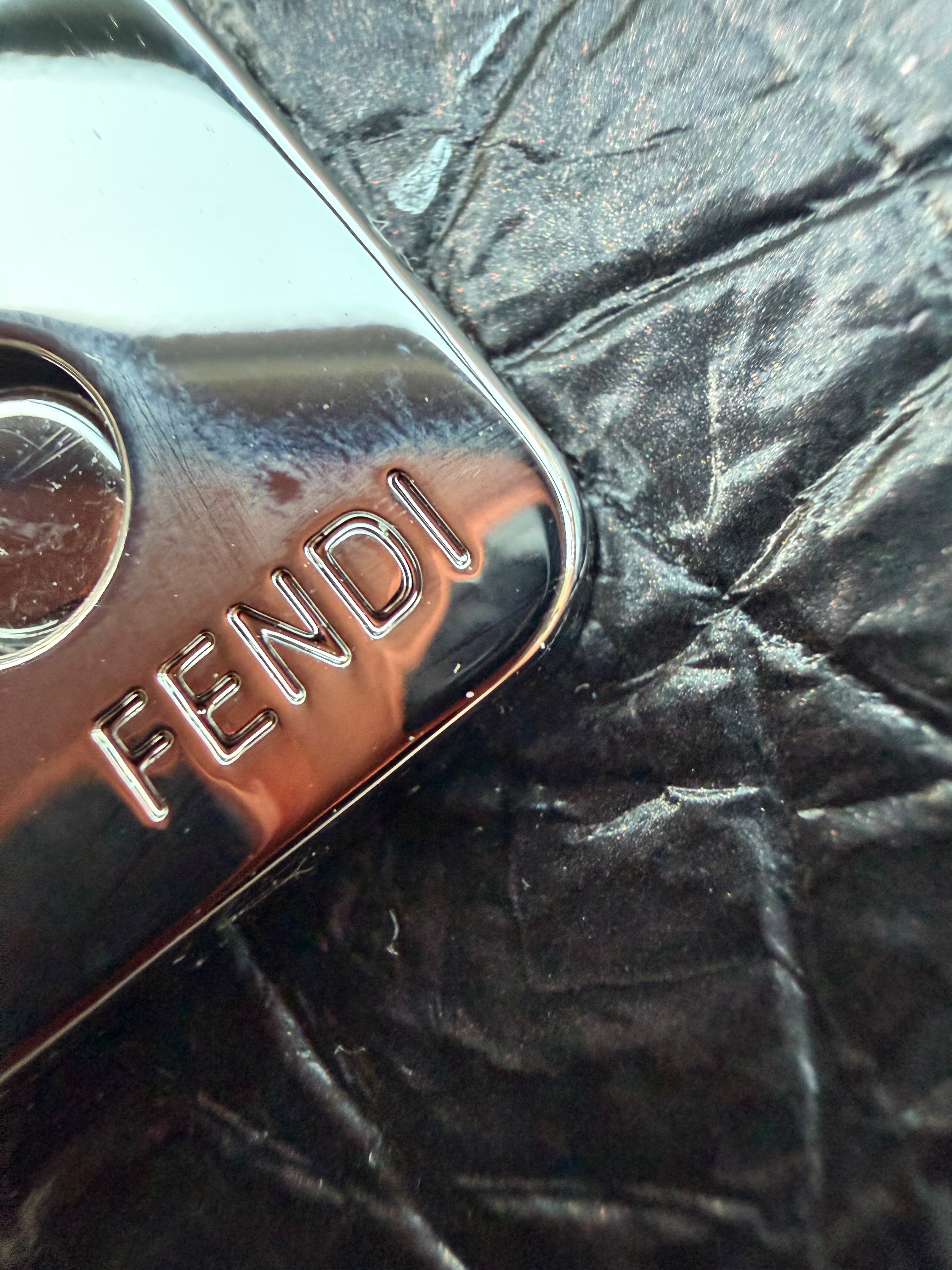Image of fendi baguette במלאי