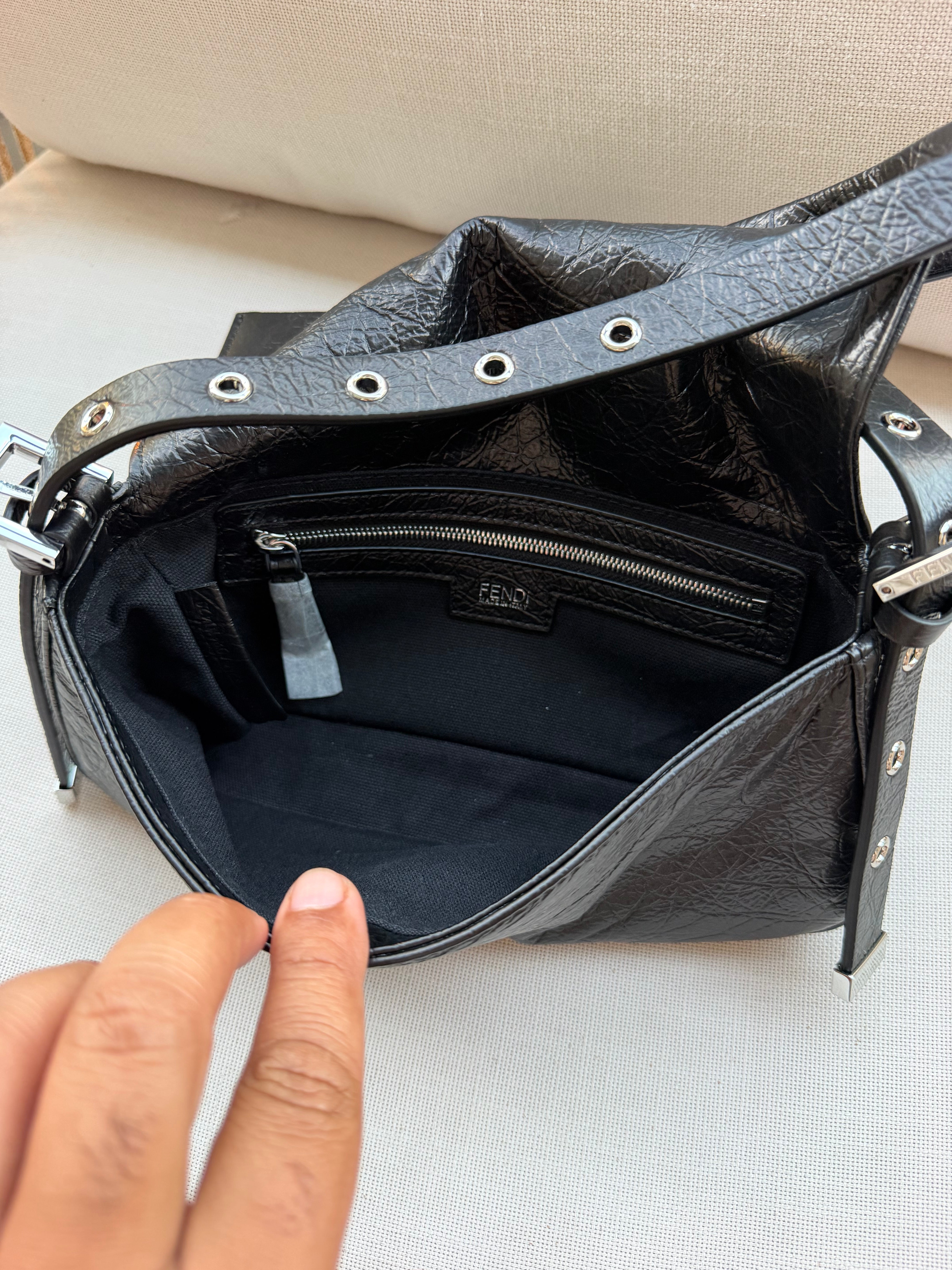 Image of fendi baguette במלאי