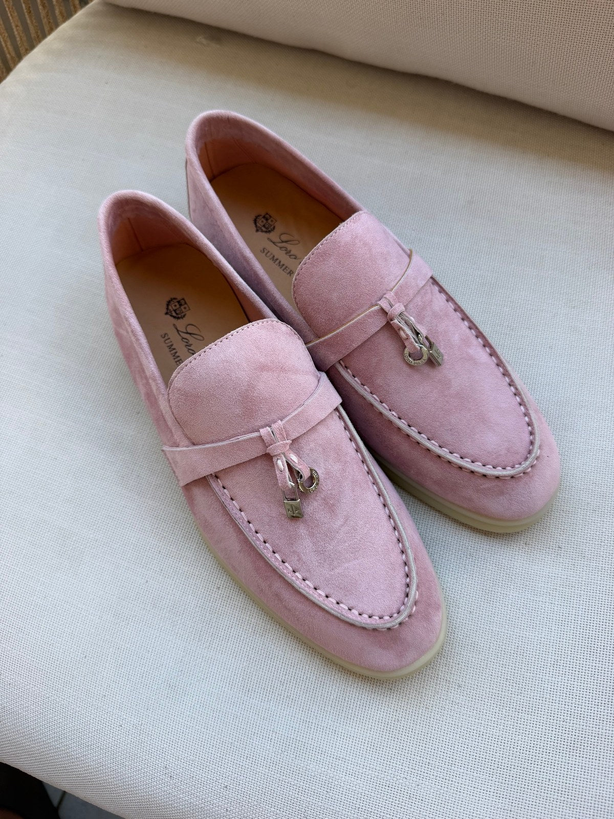 Image of Loro piana Charms במלאי