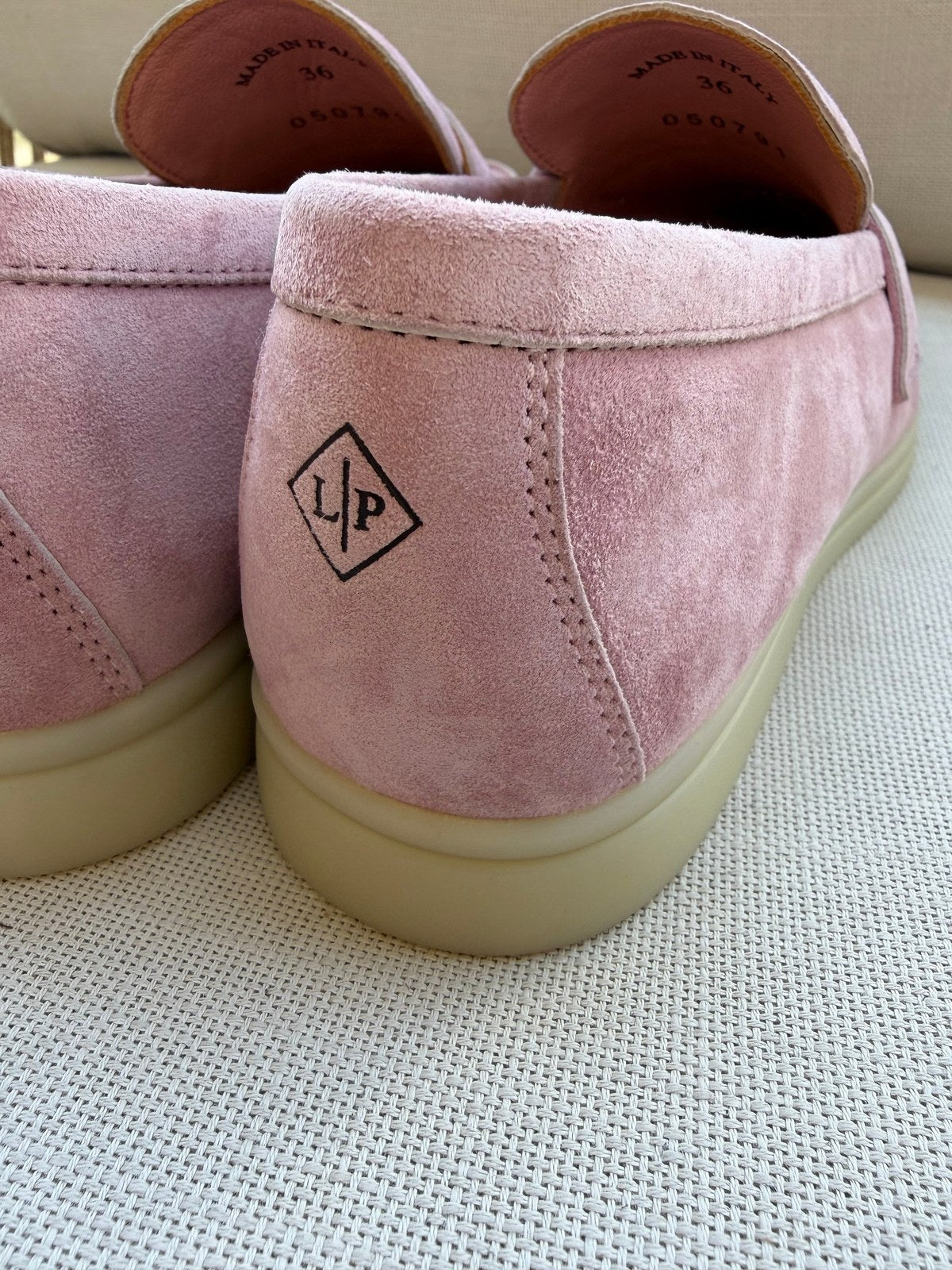 Image of Loro piana Charms במלאי