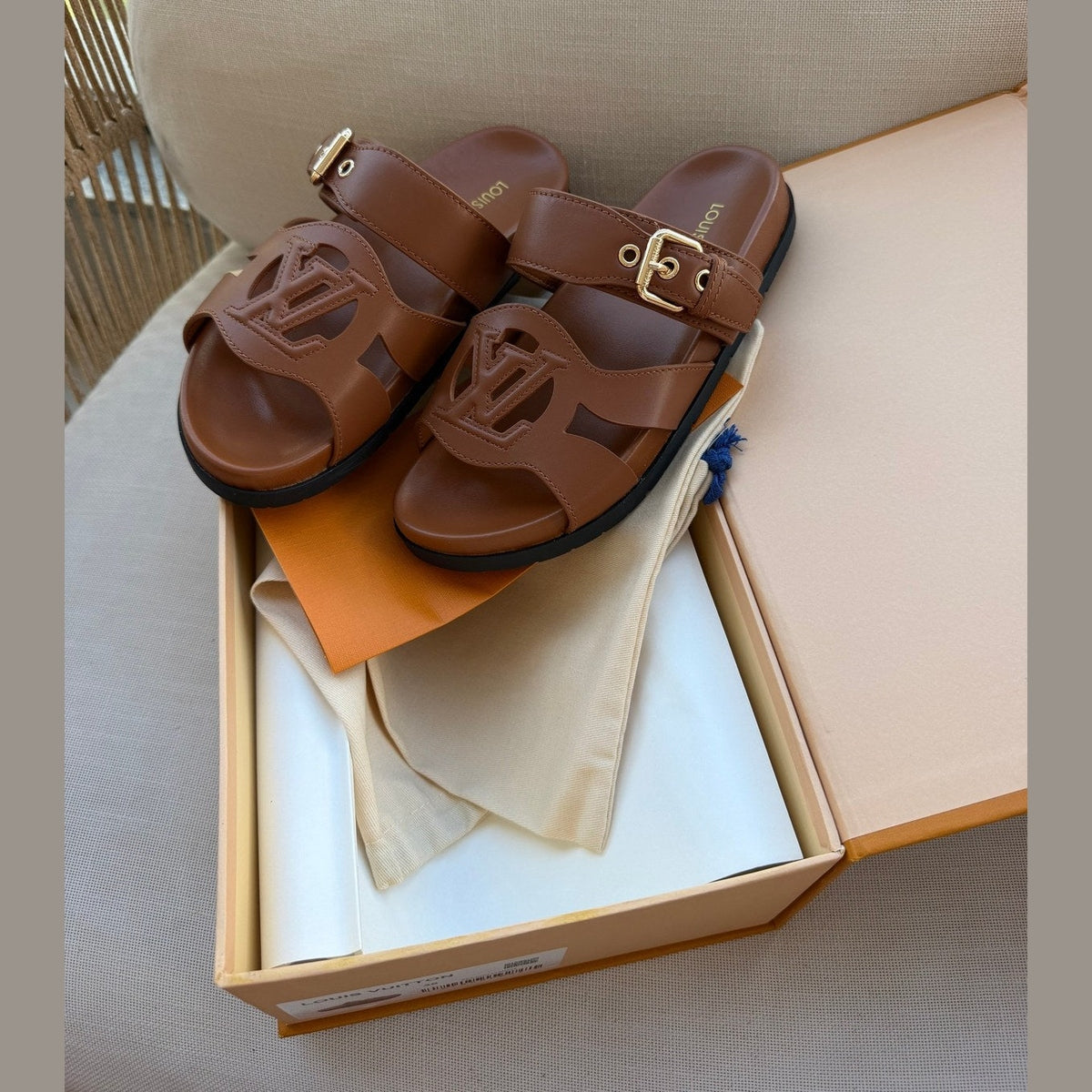 Image of LV sandals במלאי