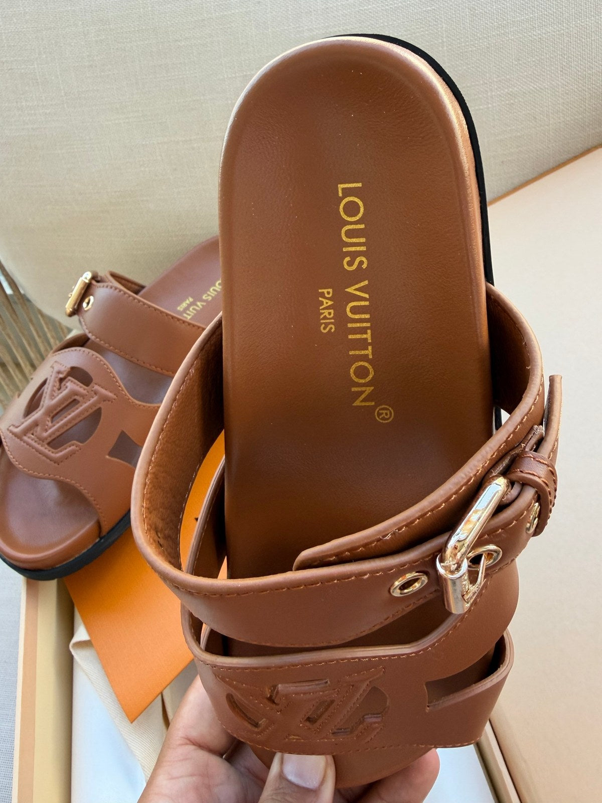 Image of LV sandals במלאי
