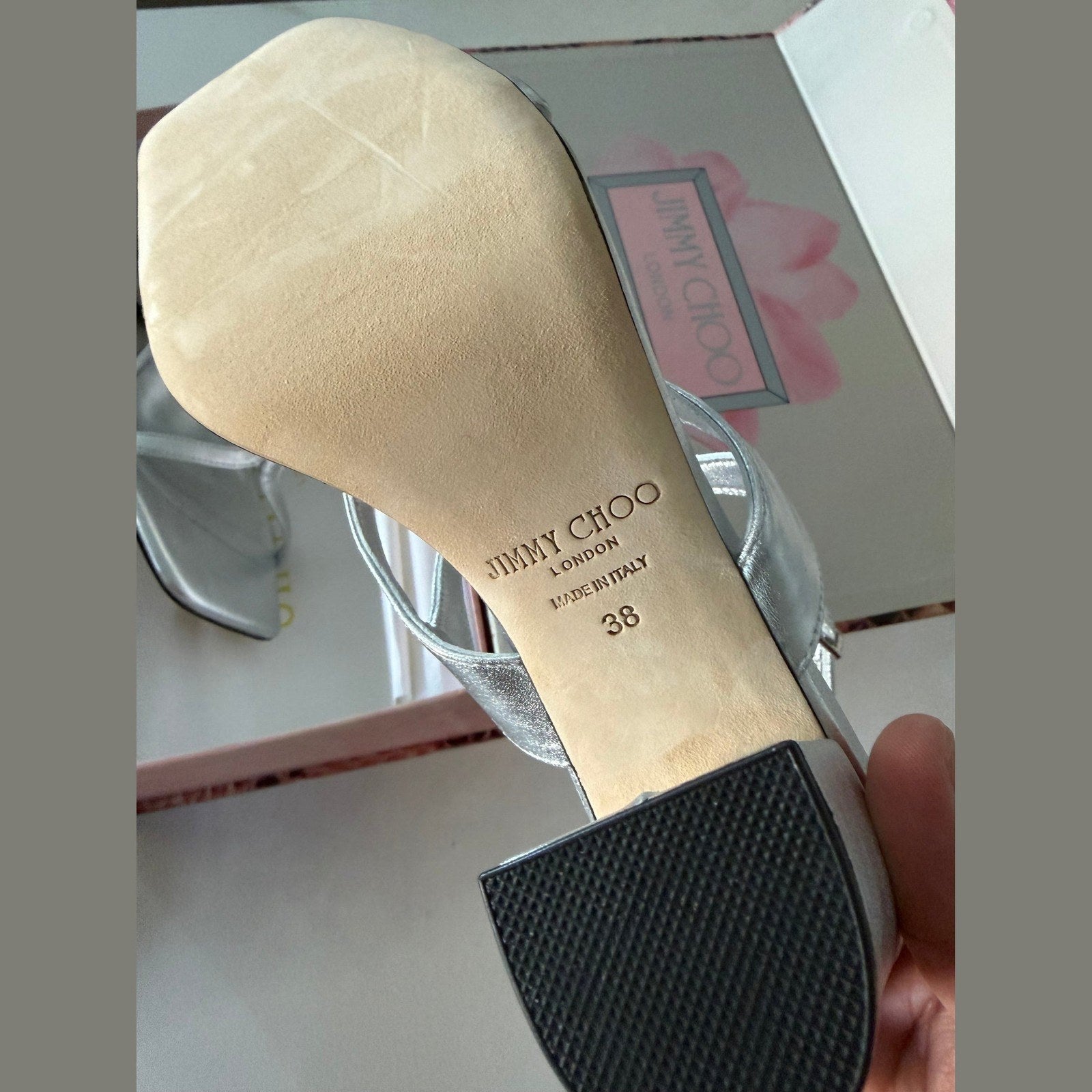 Image of jimmy choo heels במלאי