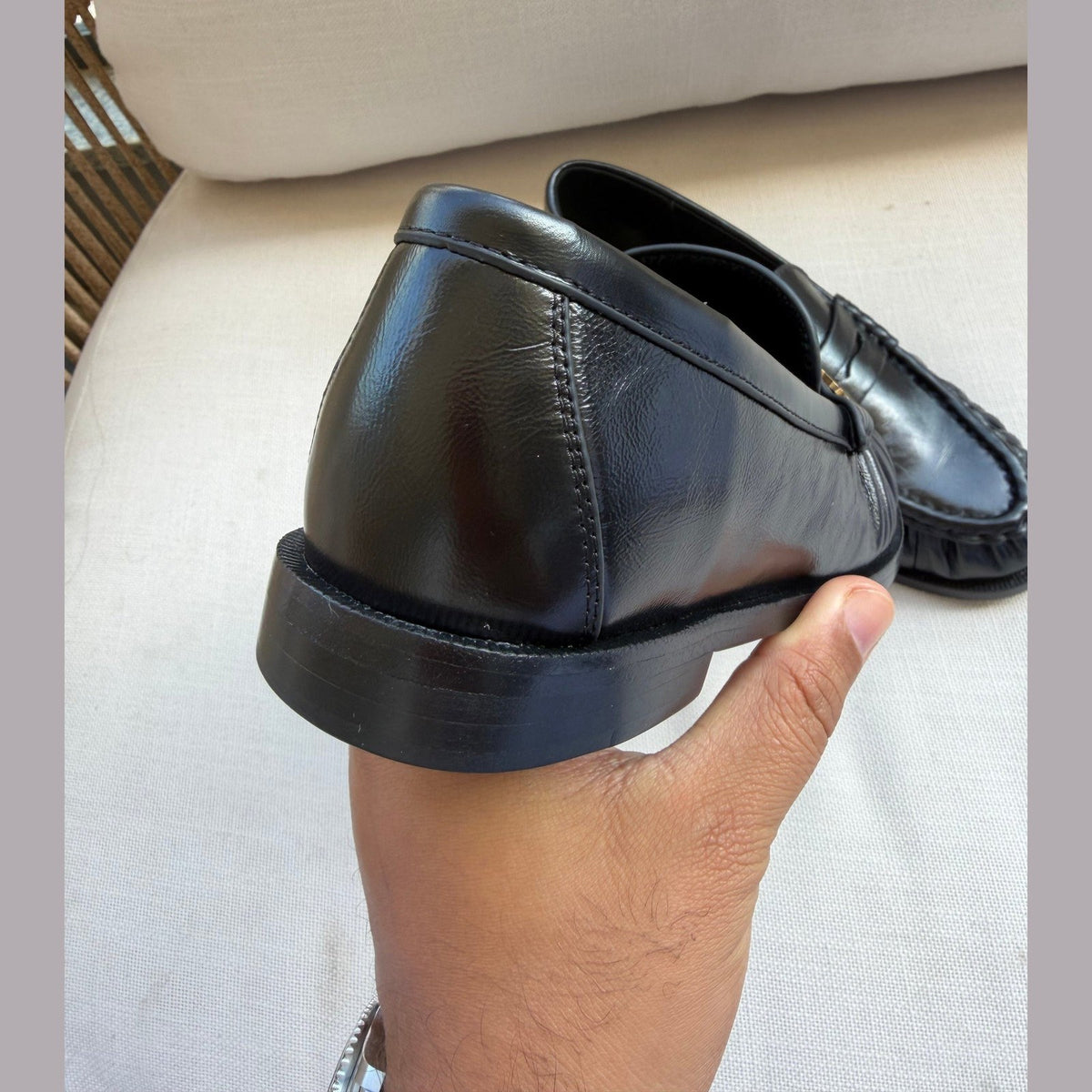 Saint Laurent מוקסין שחור במלאי