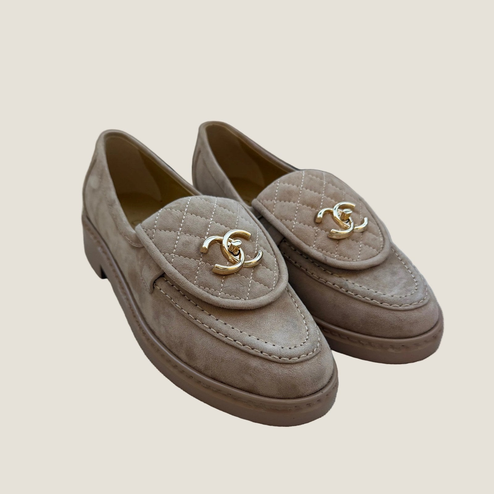 Image of Chanel mocassins במלאי