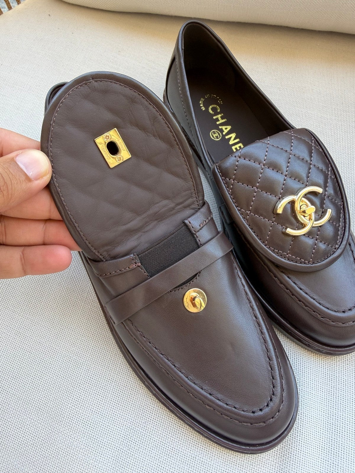 Image of Chanel mocassins במלאי חום כהה