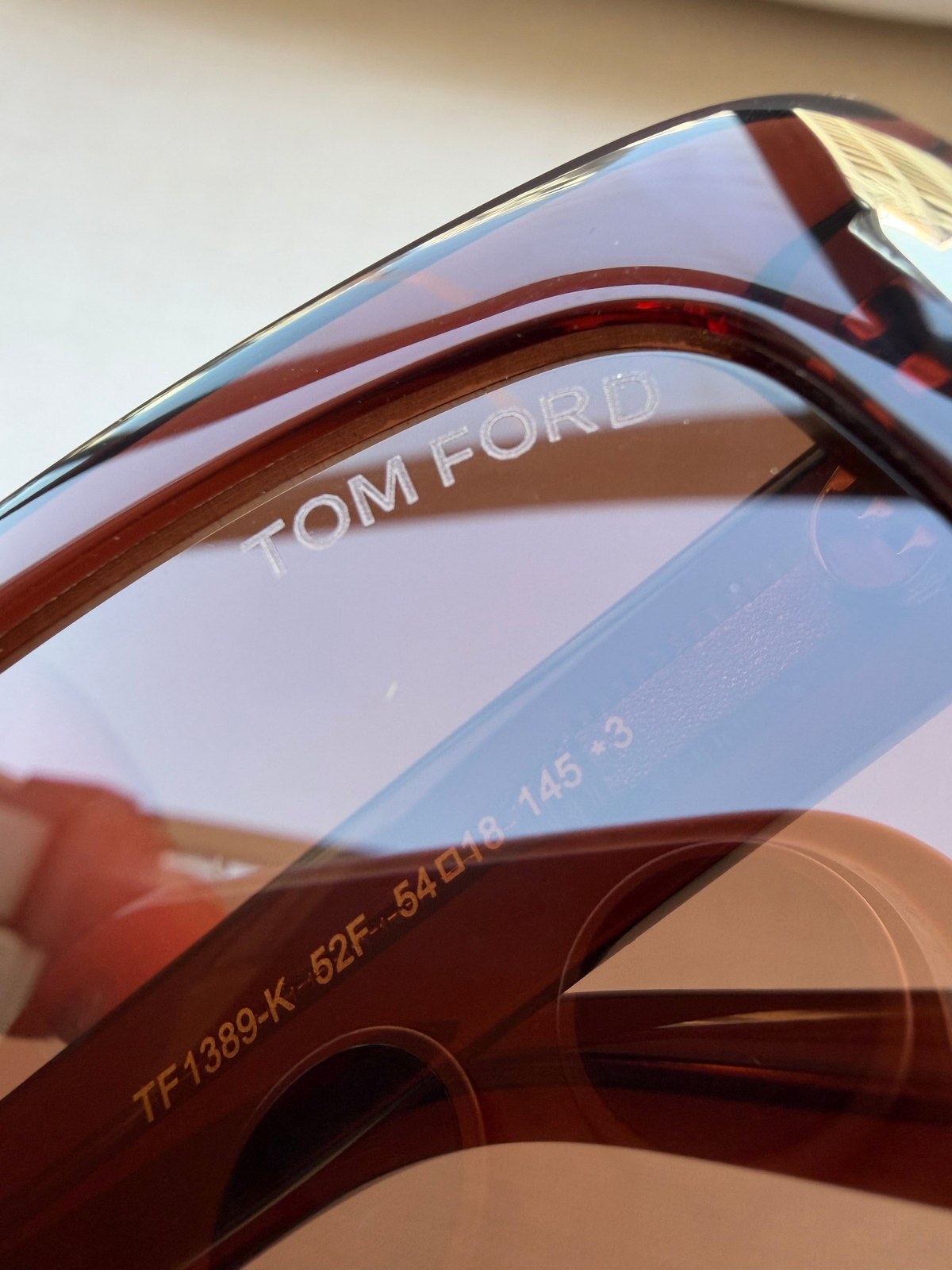 משקפי שמש TOM FORD במלאי