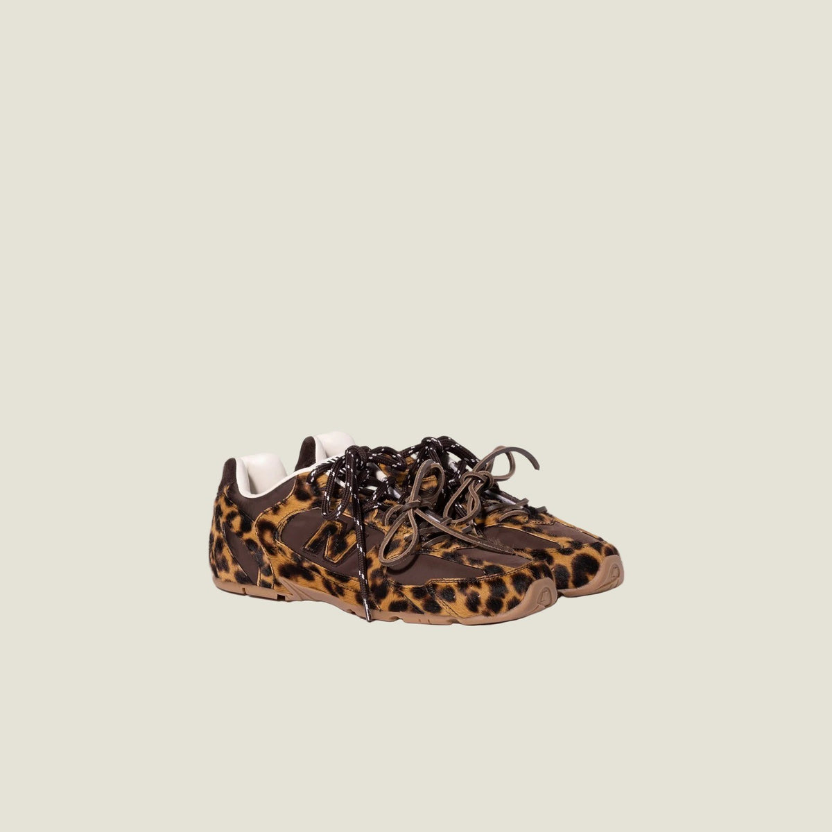 Miu Miu X New Balance במלאי