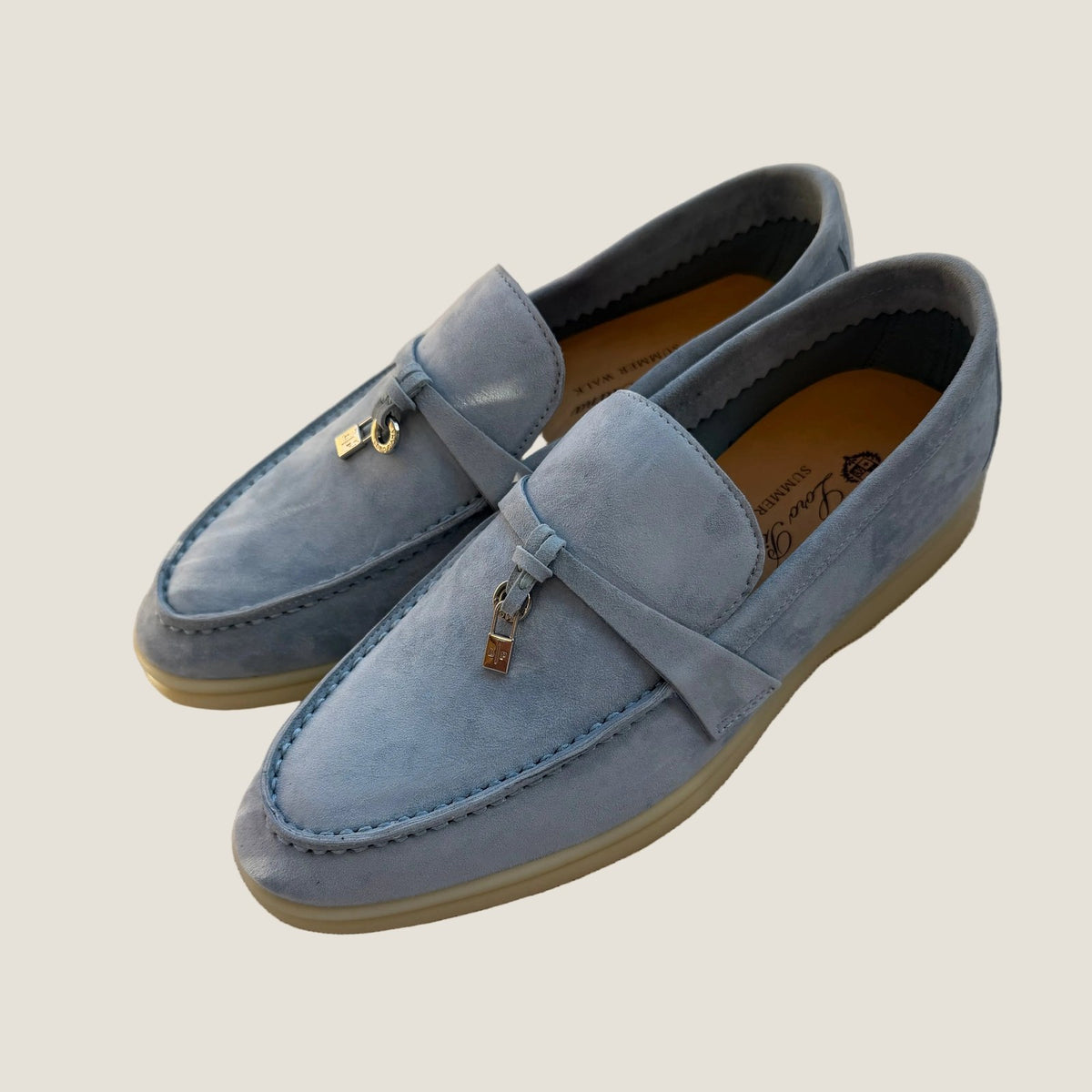 Loro piana Charms במלאי