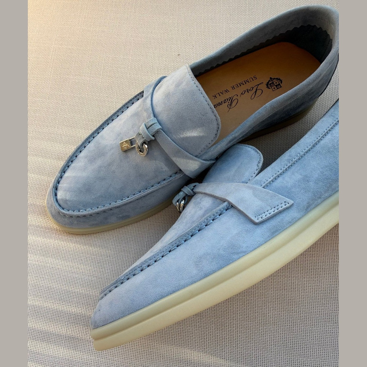 Loro piana Charms במלאי