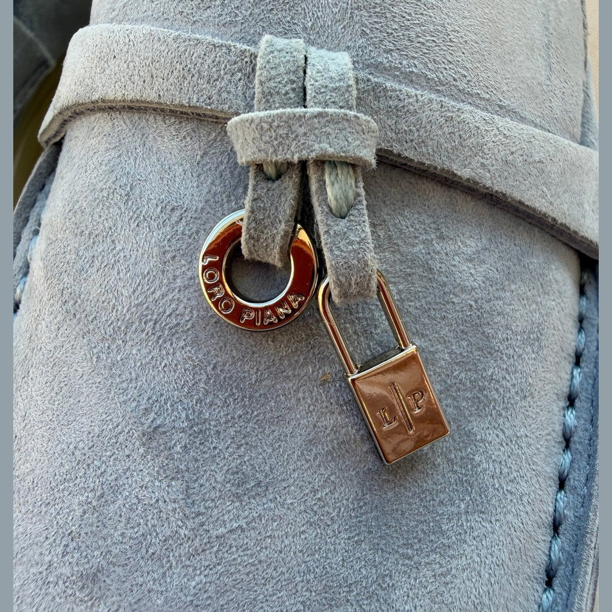 Image of Loro piana Charms במלאי