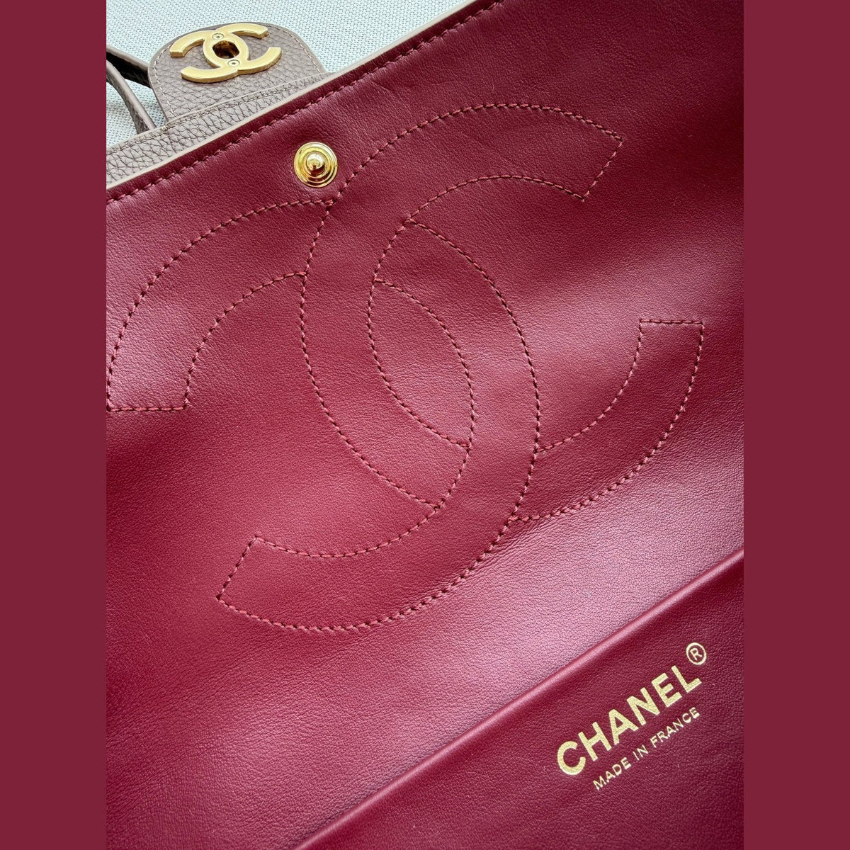 Chanel MAXI flap 32 cm במלאי