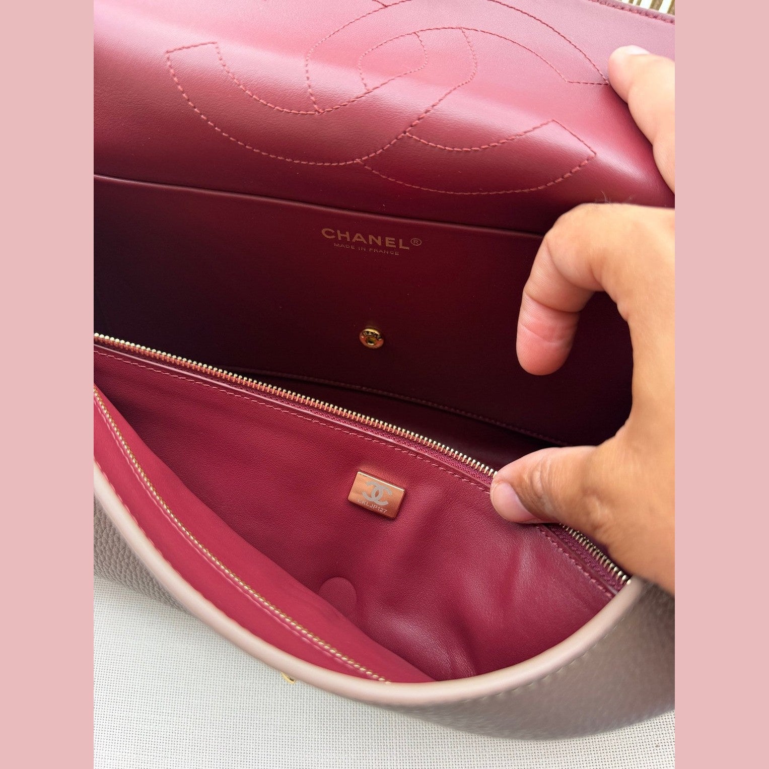 Image of Chanel MAXI flap 32 cm במלאי
