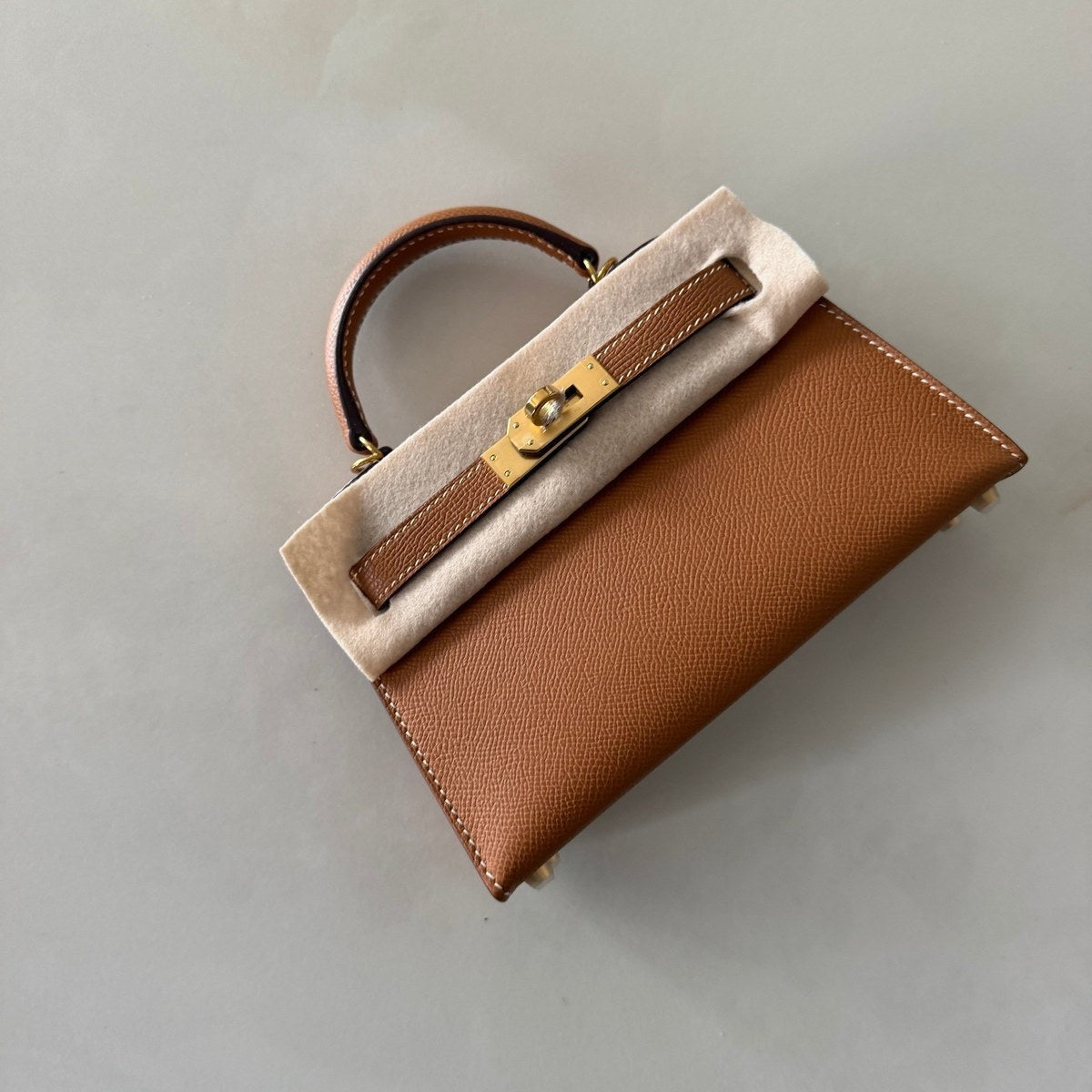Hermès  חום עם זהב kelly 20cm במלאי