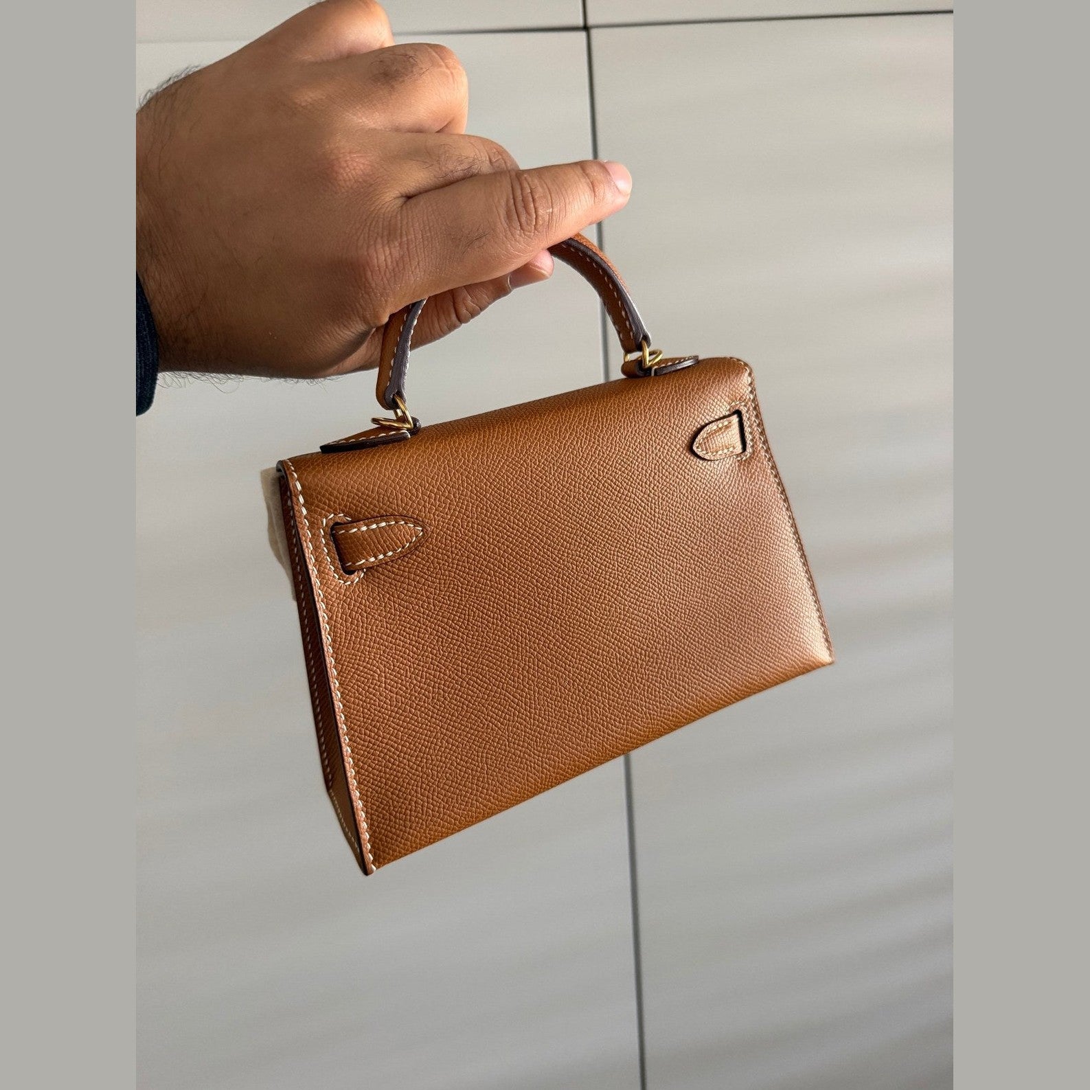 Image of Hermès  חום עם זהב kelly 20cm במלאי