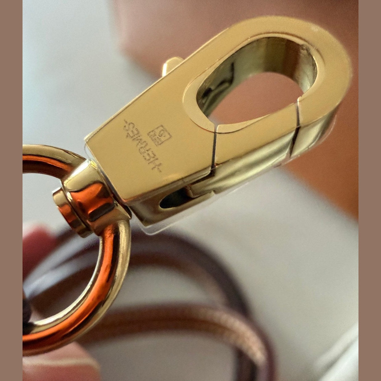 Image of Hermès  חום עם זהב kelly 20cm במלאי