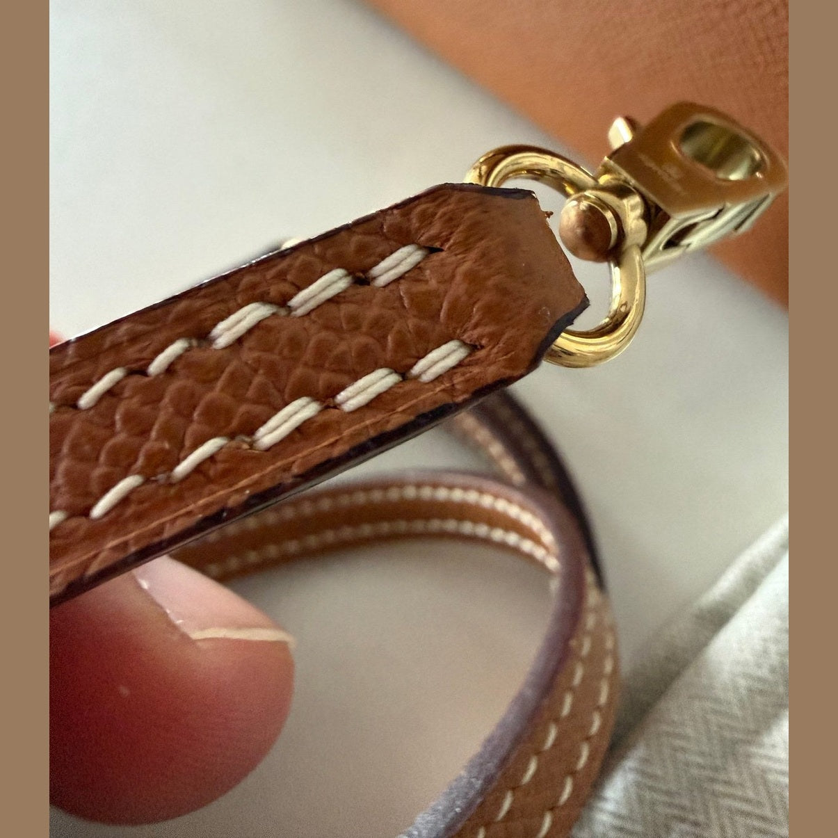 Image of Hermès  חום עם זהב kelly 20cm במלאי