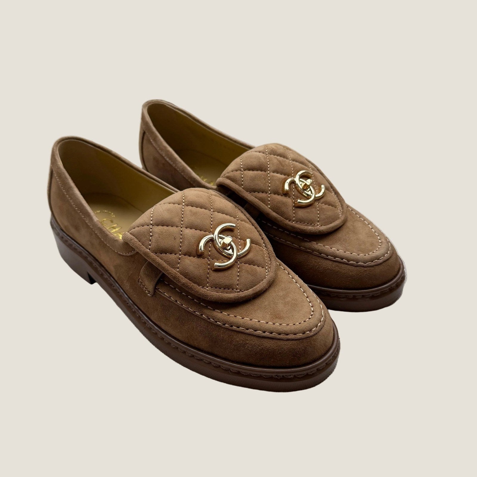 Image of Chanel mocassins במלאי
