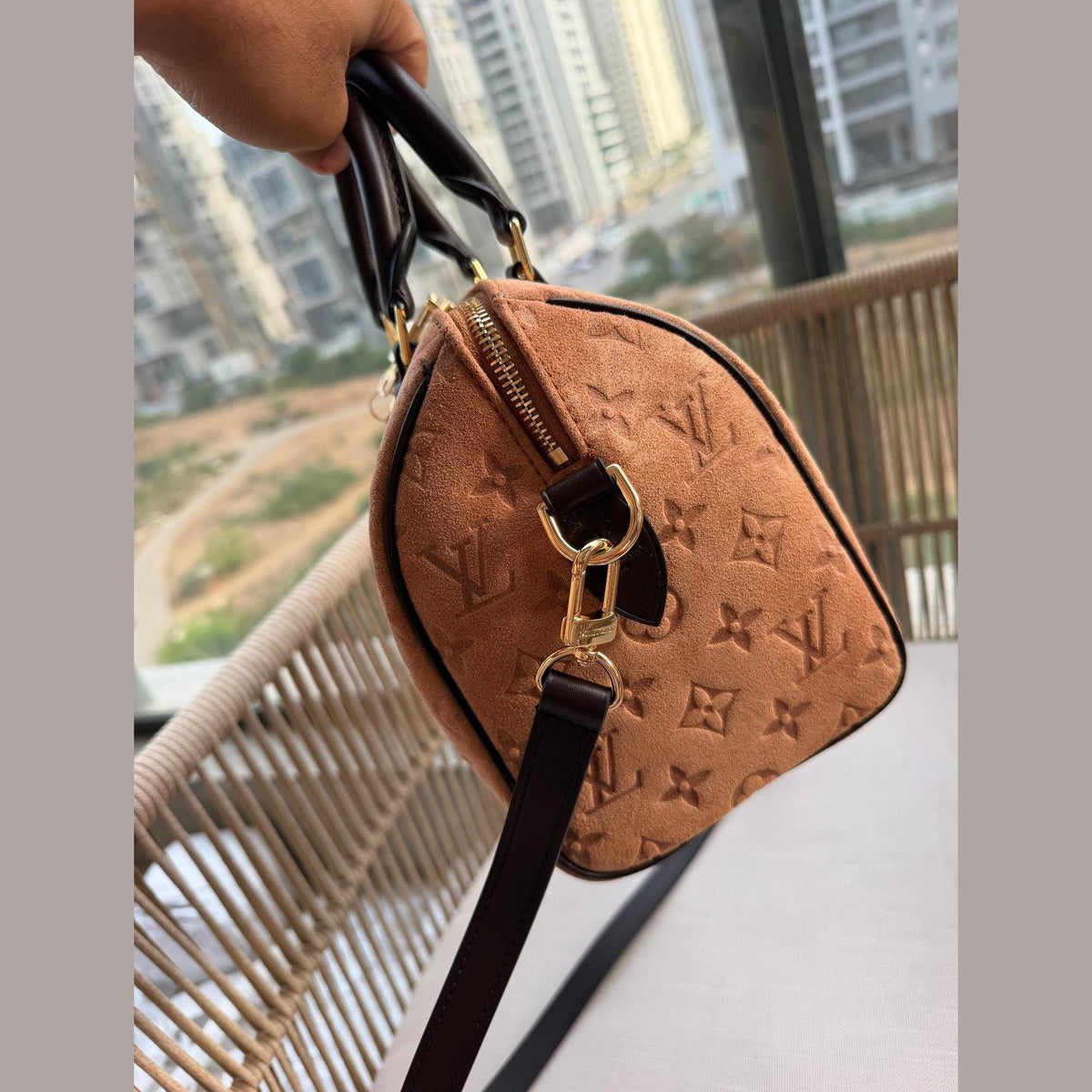 LV 25cm bag במלאי