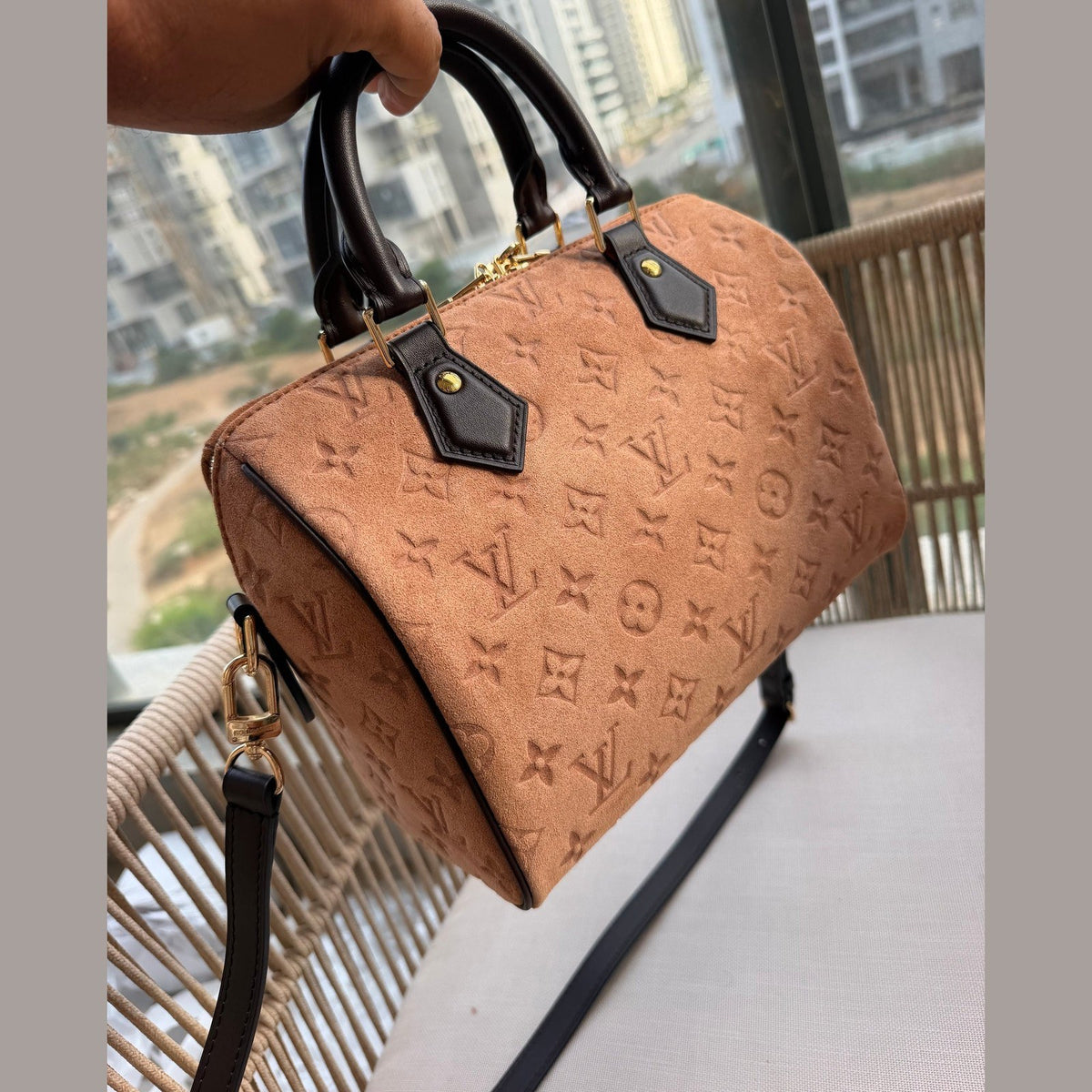 LV 25cm bag במלאי