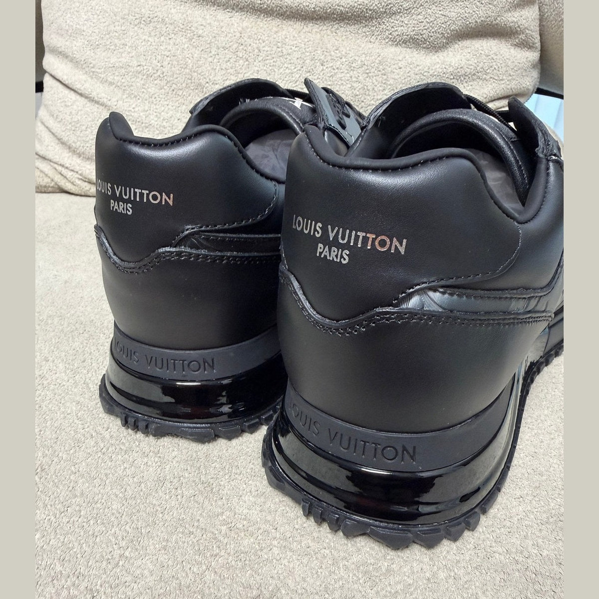 LV men shoes במלאי