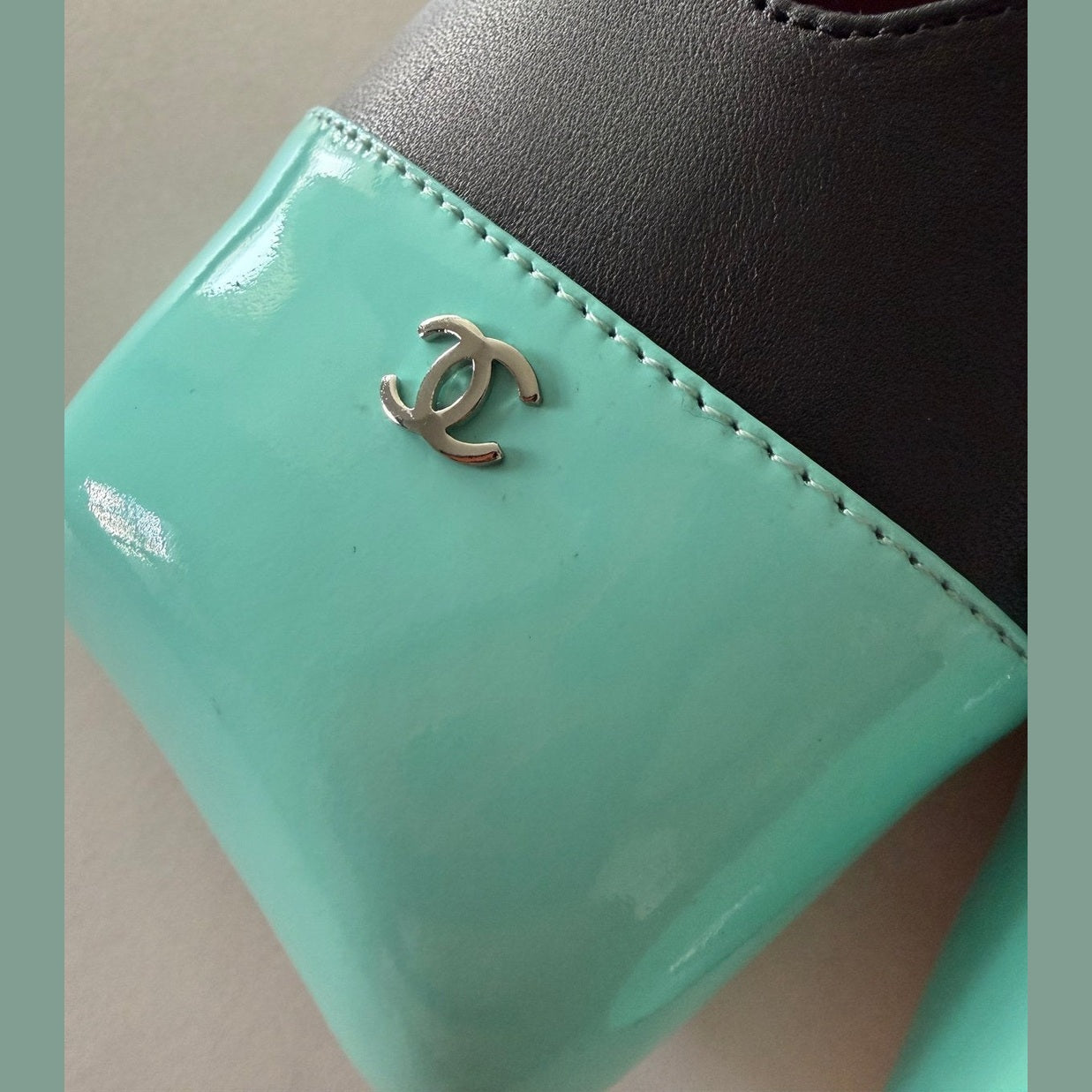 Image of Chanel heels טורקיז במלאי