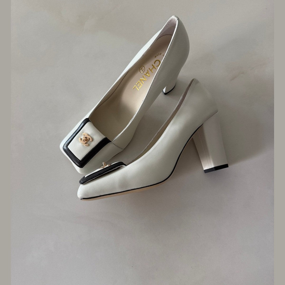 Chanel heels לבן במלאי