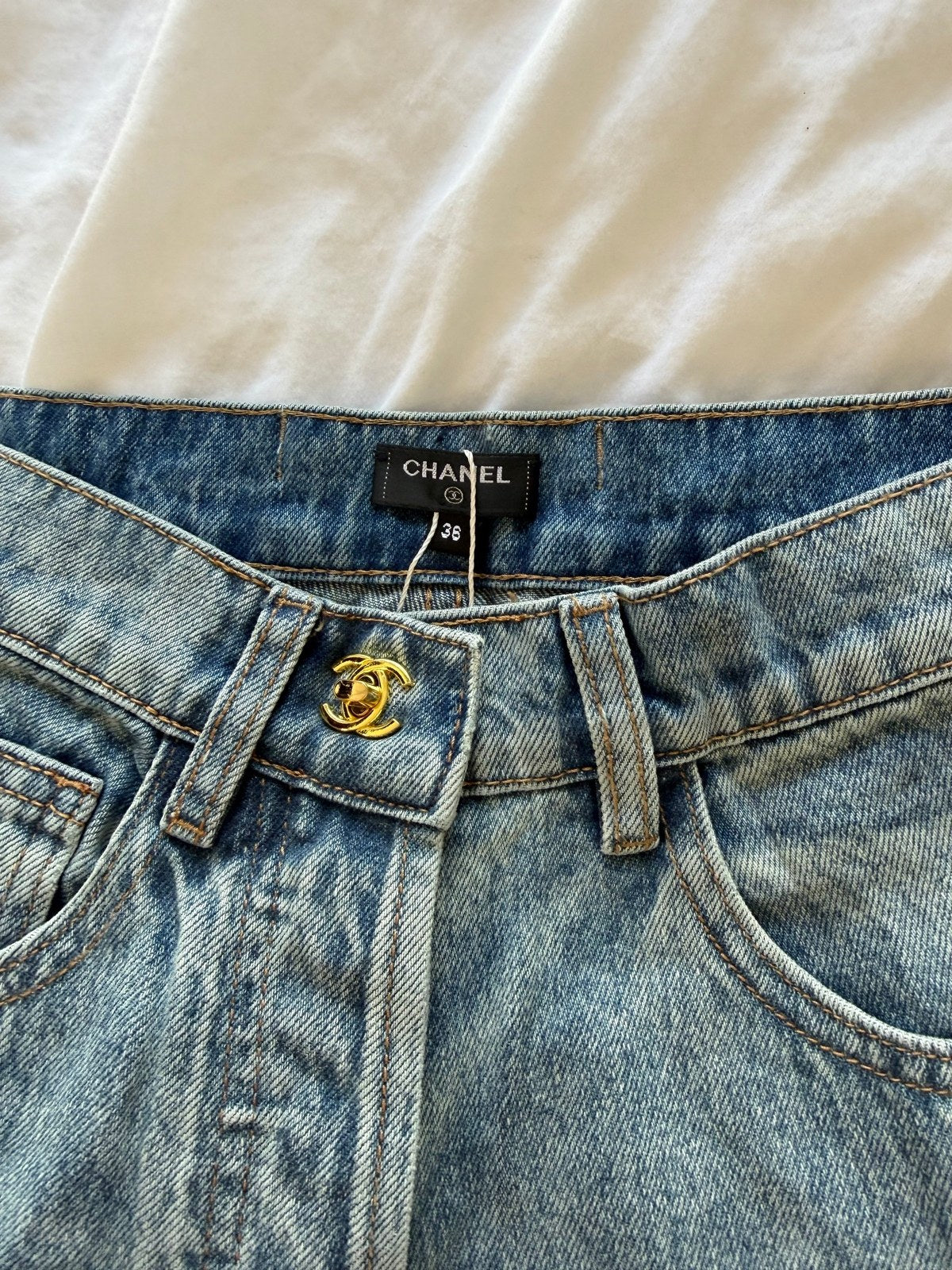 CHANEL JEANS במלאי