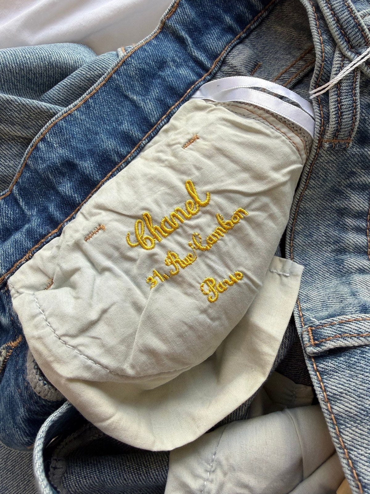 Image of CHANEL JEANS במלאי