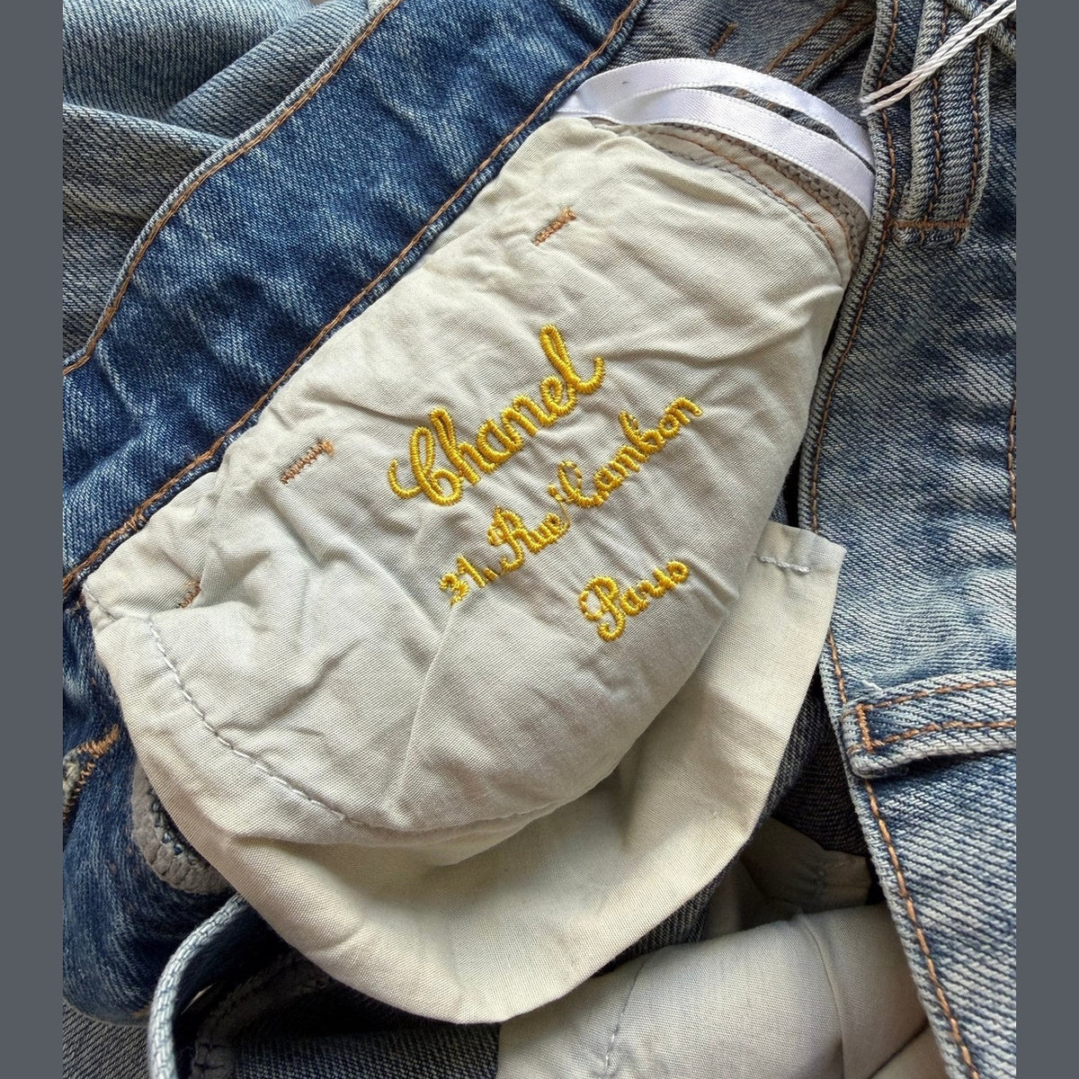 CHANEL JEANS במלאי