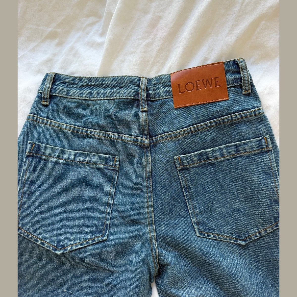 LOEWE JEANS במלאי