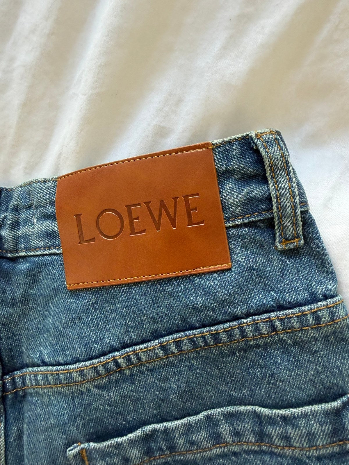 LOEWE JEANS במלאי