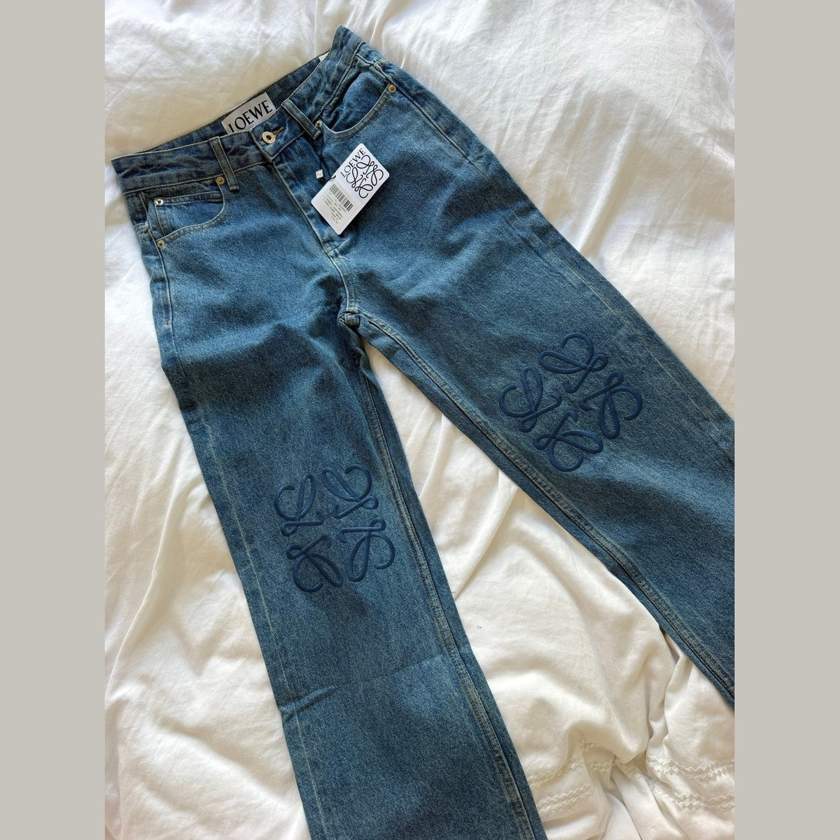 LOEWE JEANS במלאי