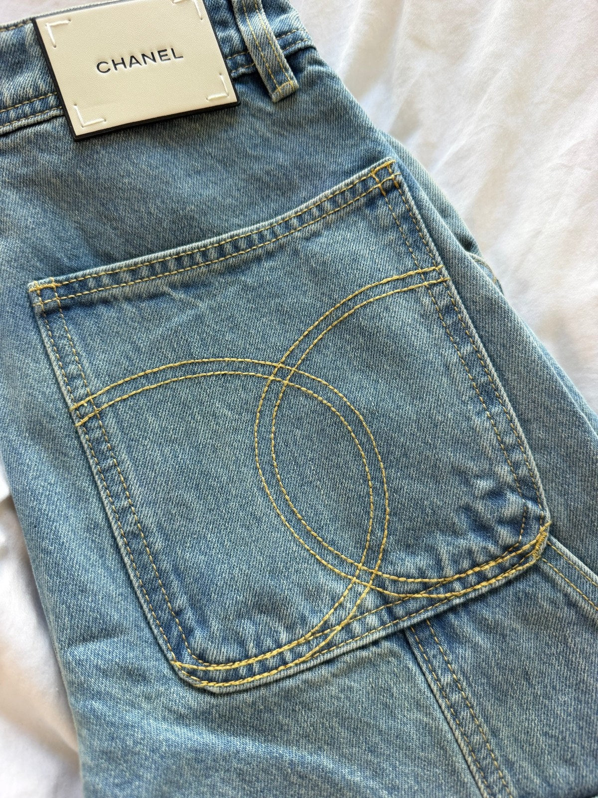 Image of CHANEL JEANS במלאי