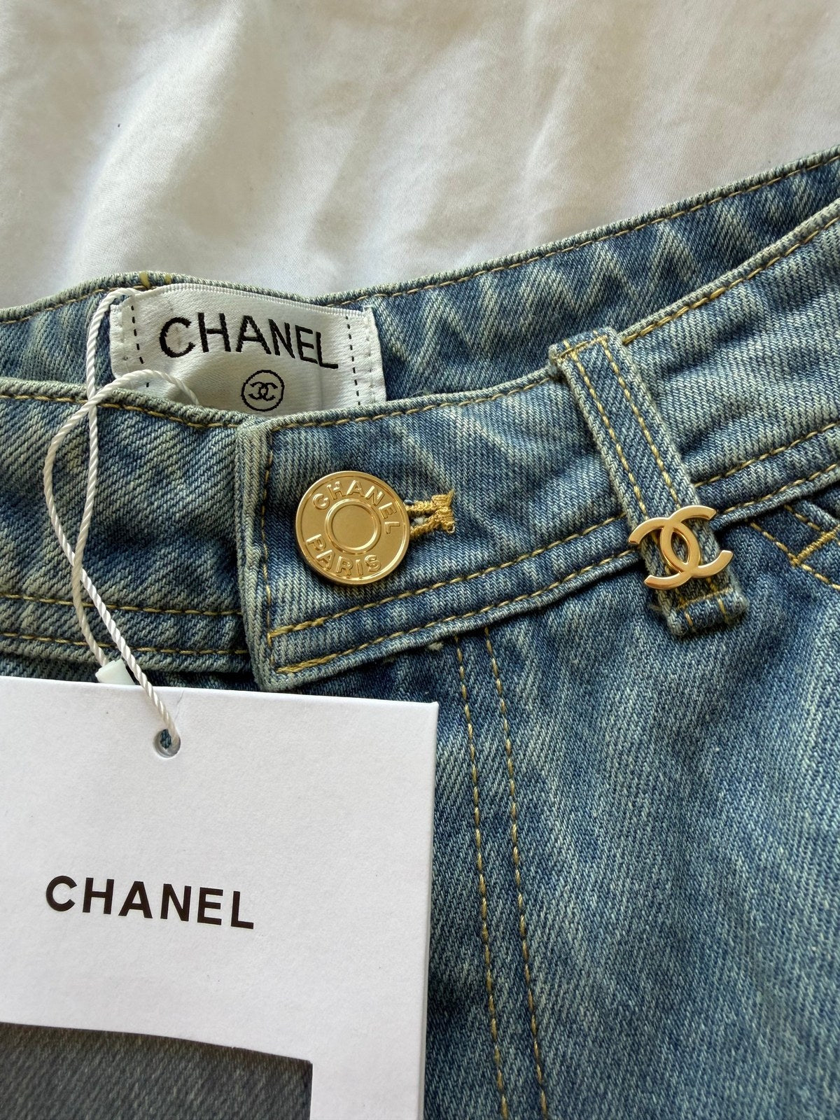 CHANEL JEANS במלאי