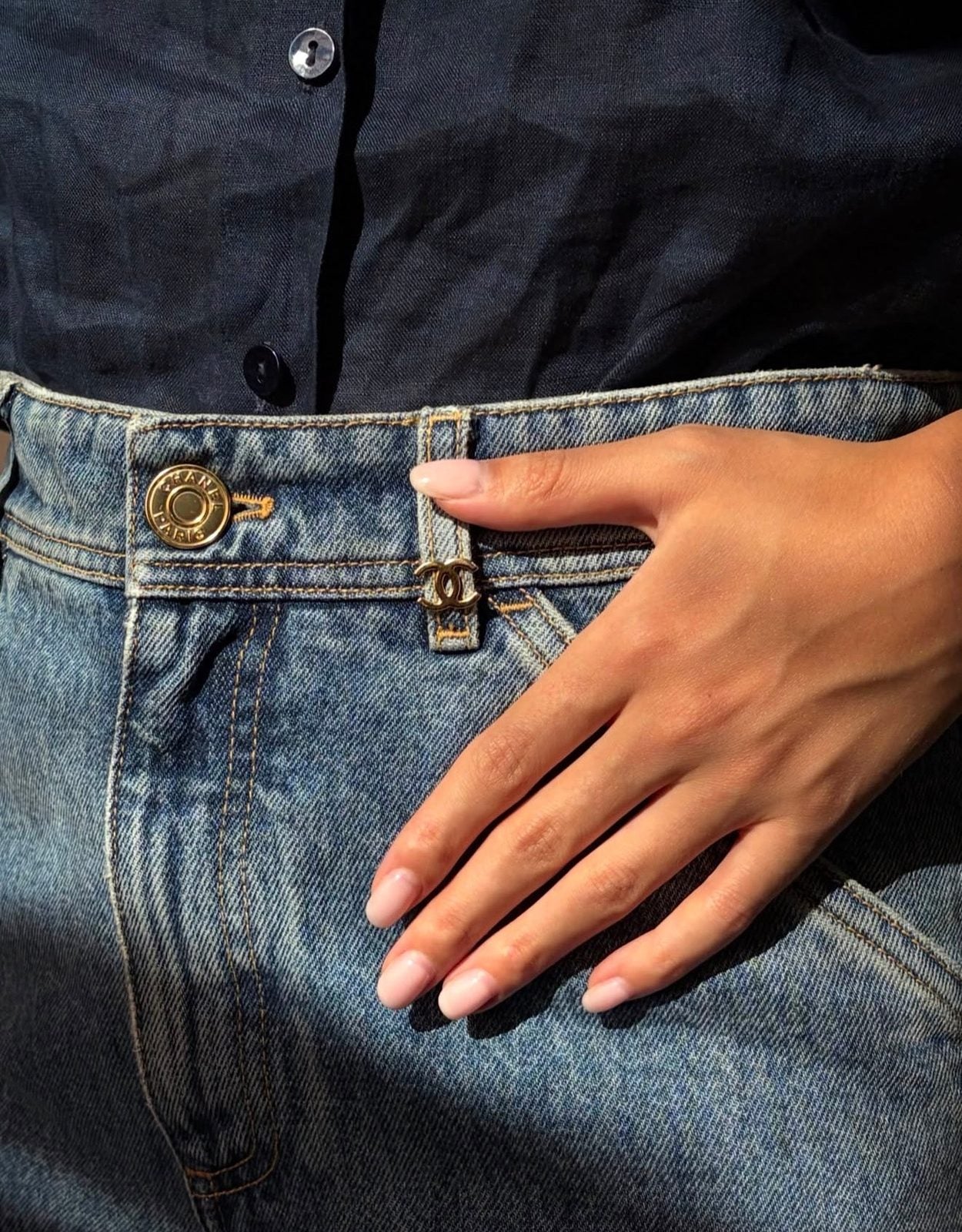 Image of CHANEL JEANS במלאי