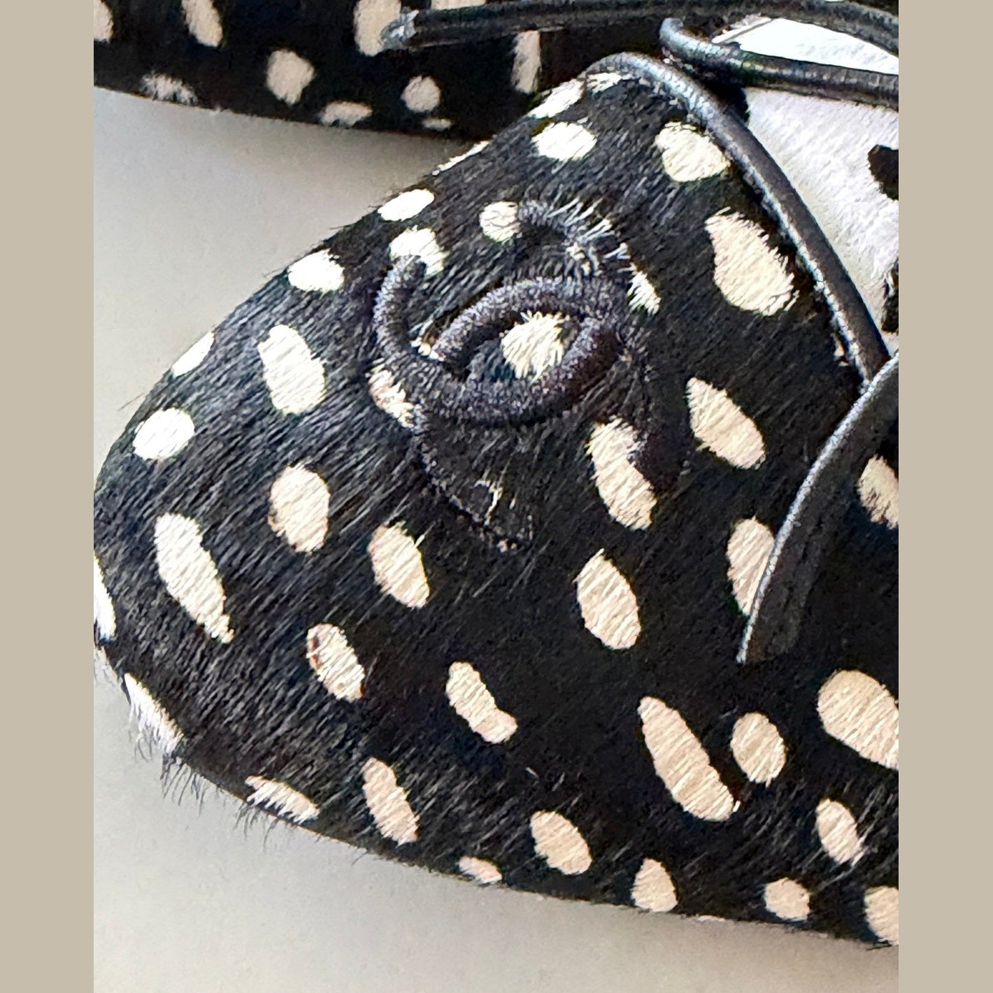 Chanel flat במלאי