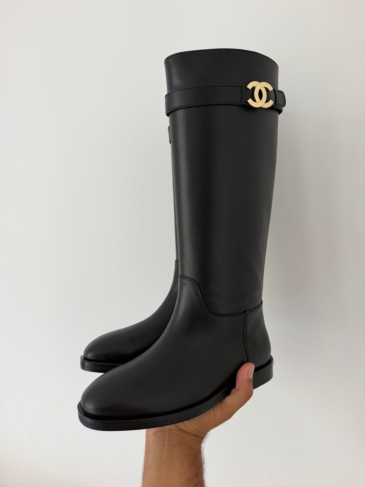 Chanel boots במלאי