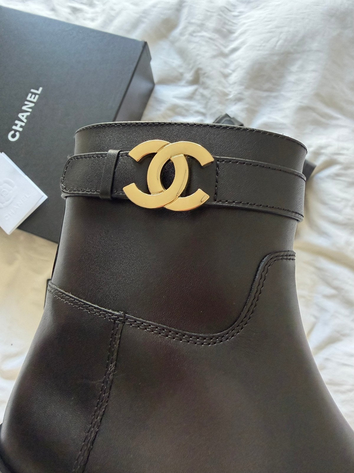 Chanel boots במלאי