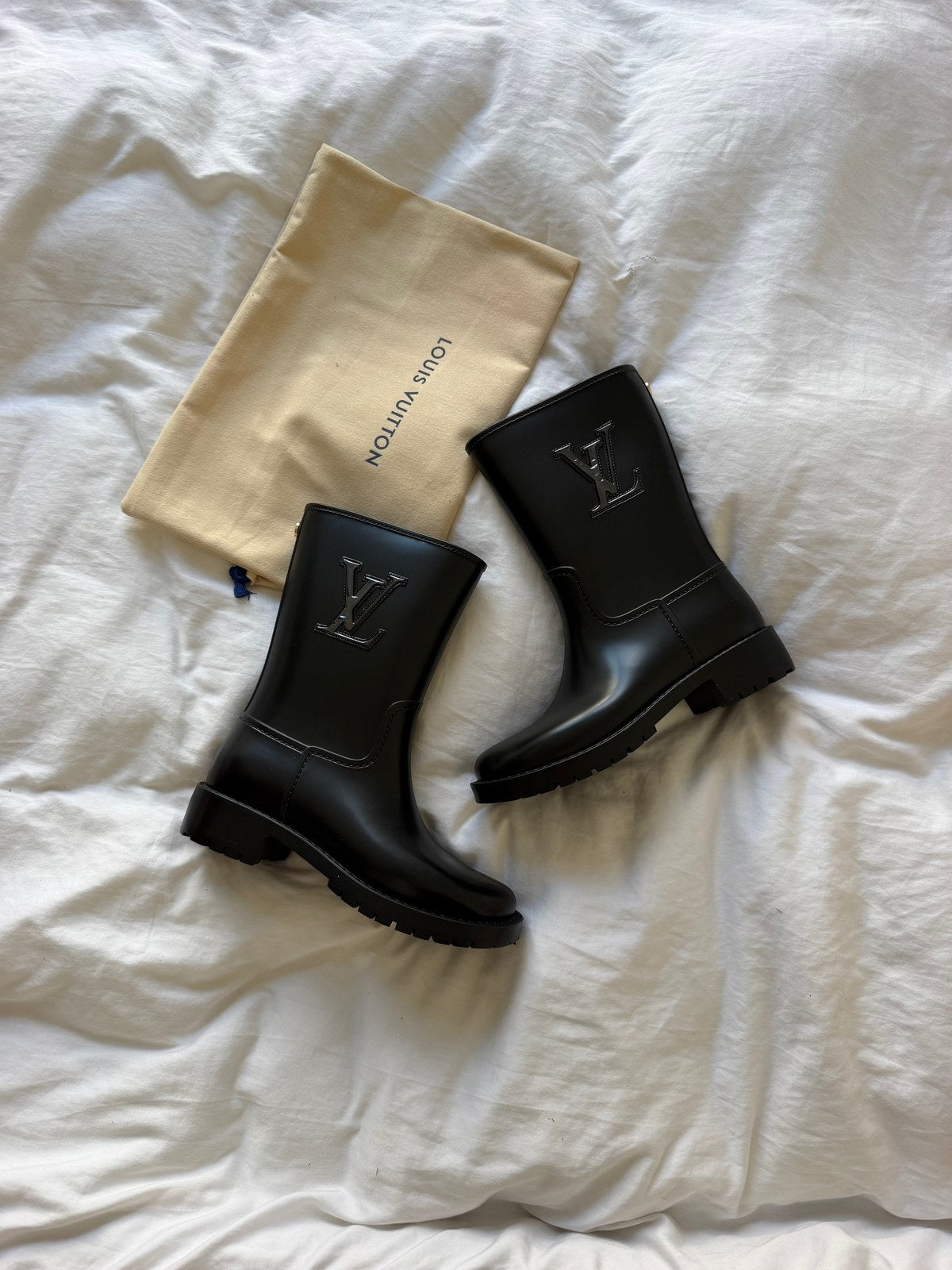 LV boots במלאי
