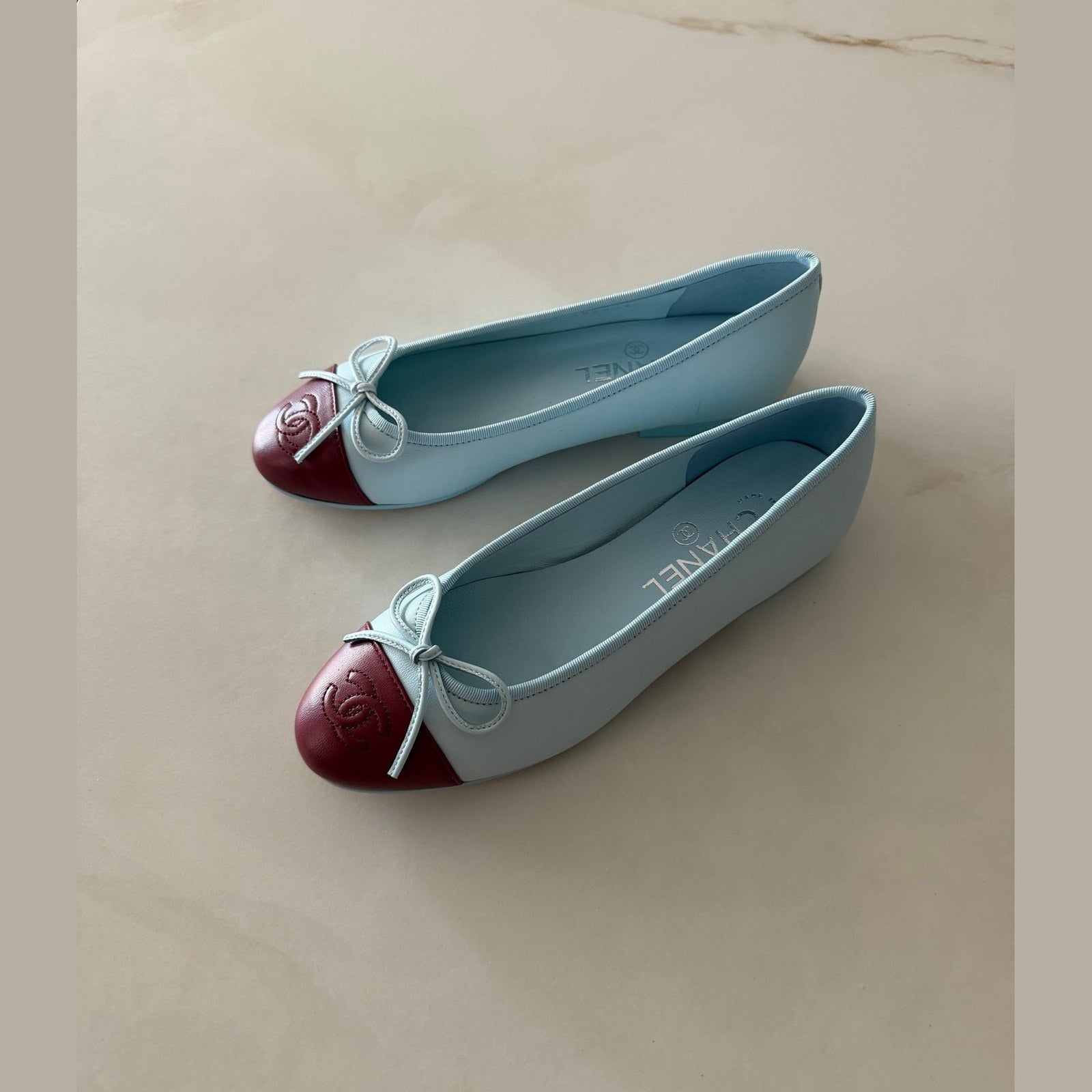 Chanel flat במלאי