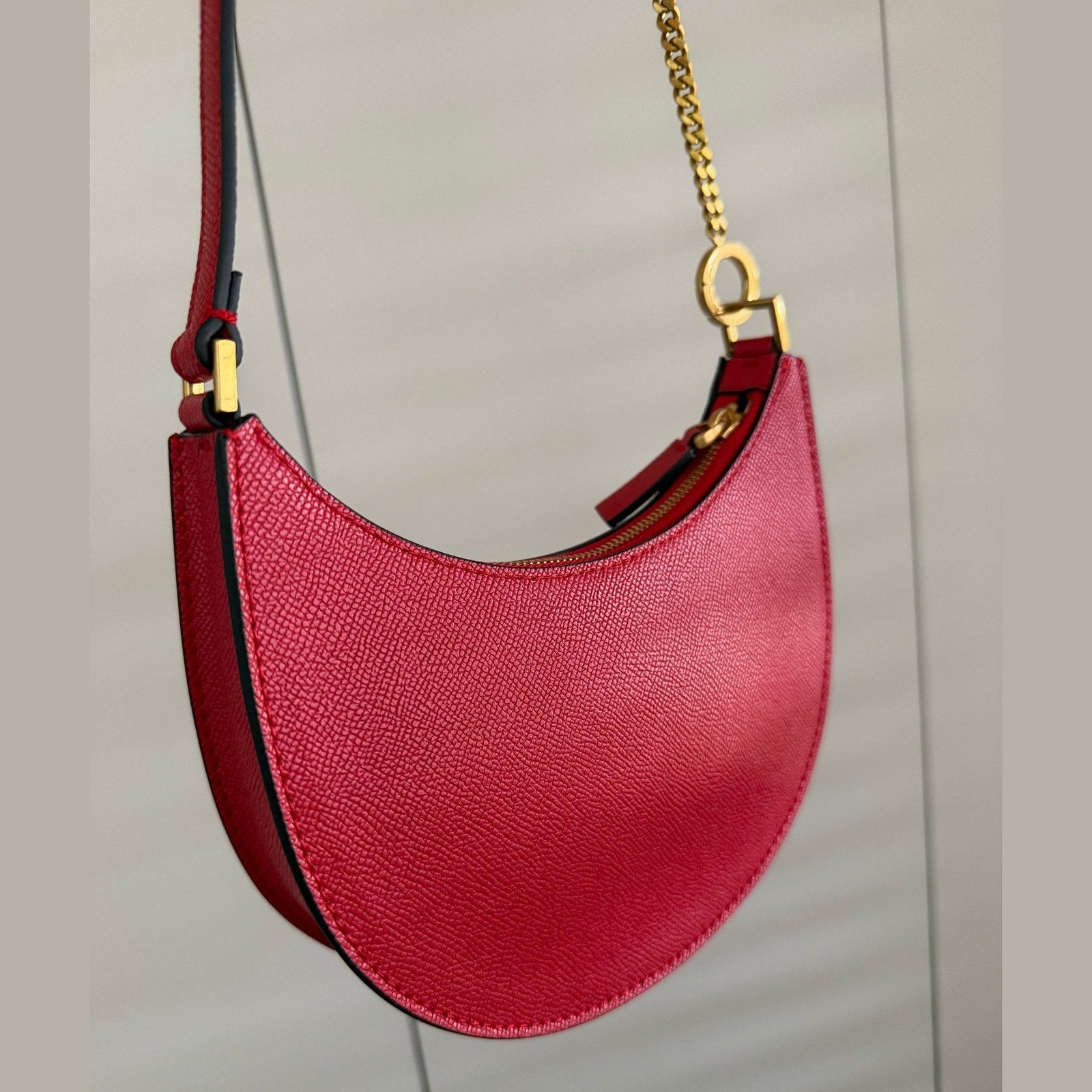 Image of valentino bag במלאי