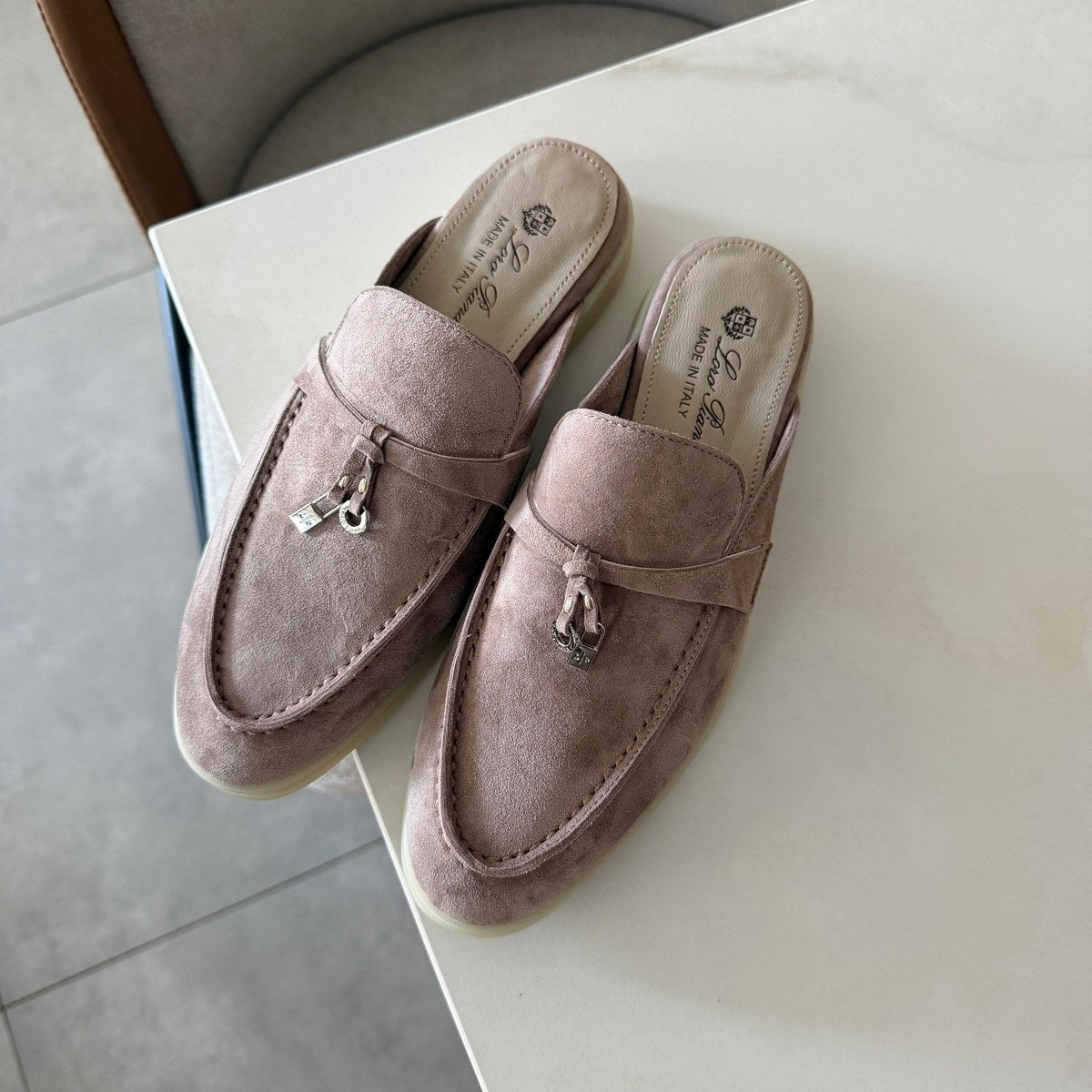 Image of Loro piana Charms במלאי