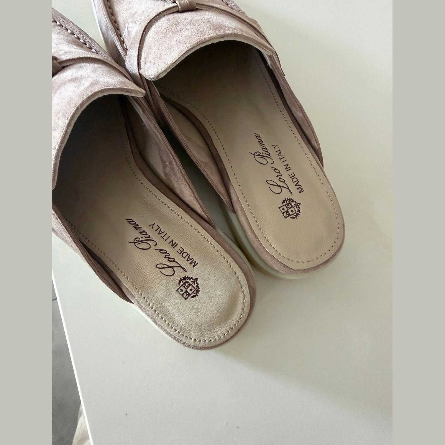 Image of Loro piana Charms במלאי
