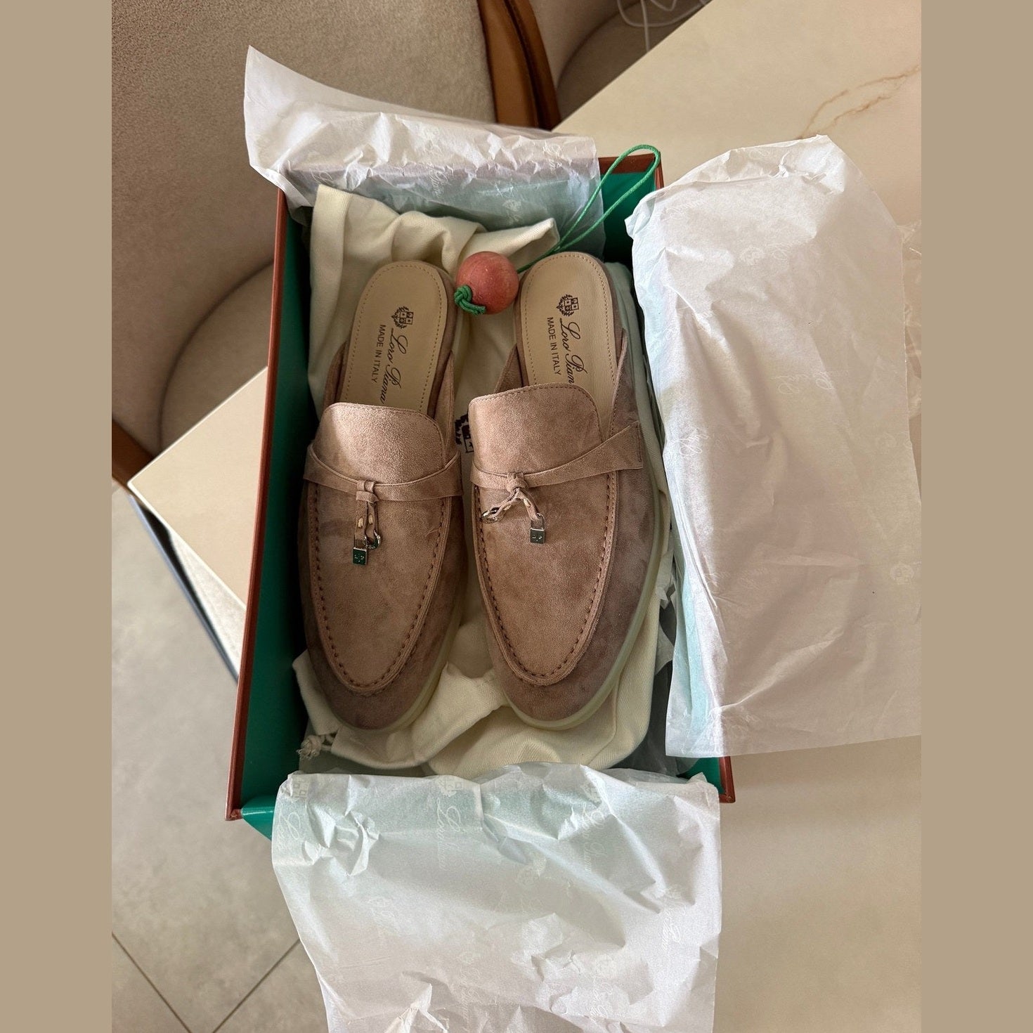 Image of Loro piana Charms במלאי