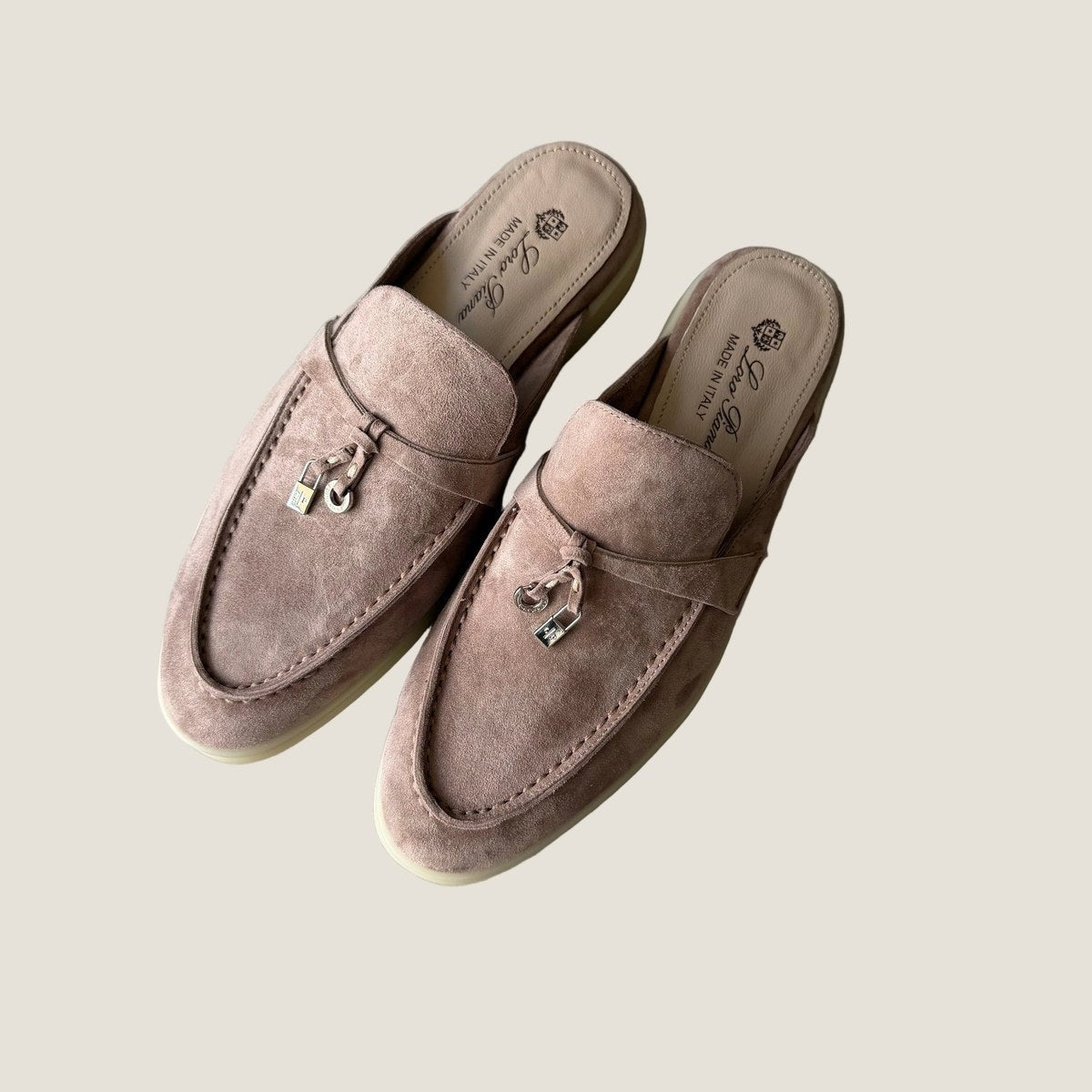 Loro piana Charms במלאי