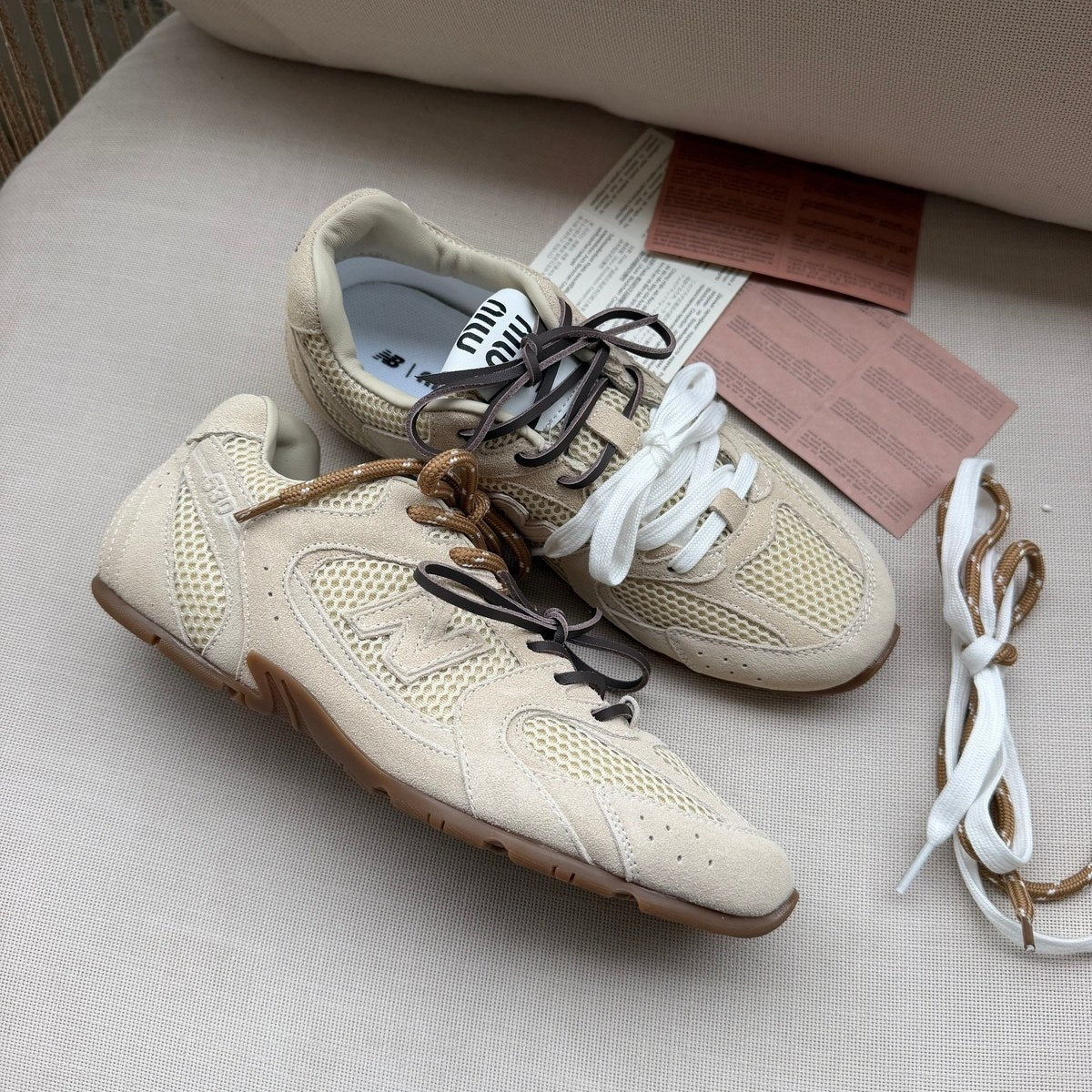 Miu Miu X New Balance במלאי
