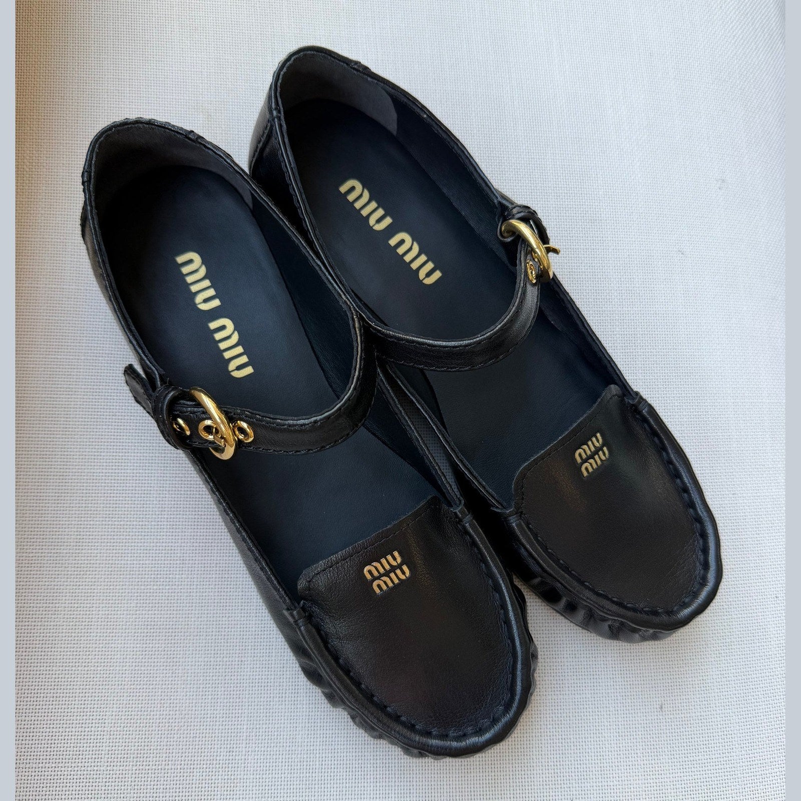 Miu Miu mary jane במלאי